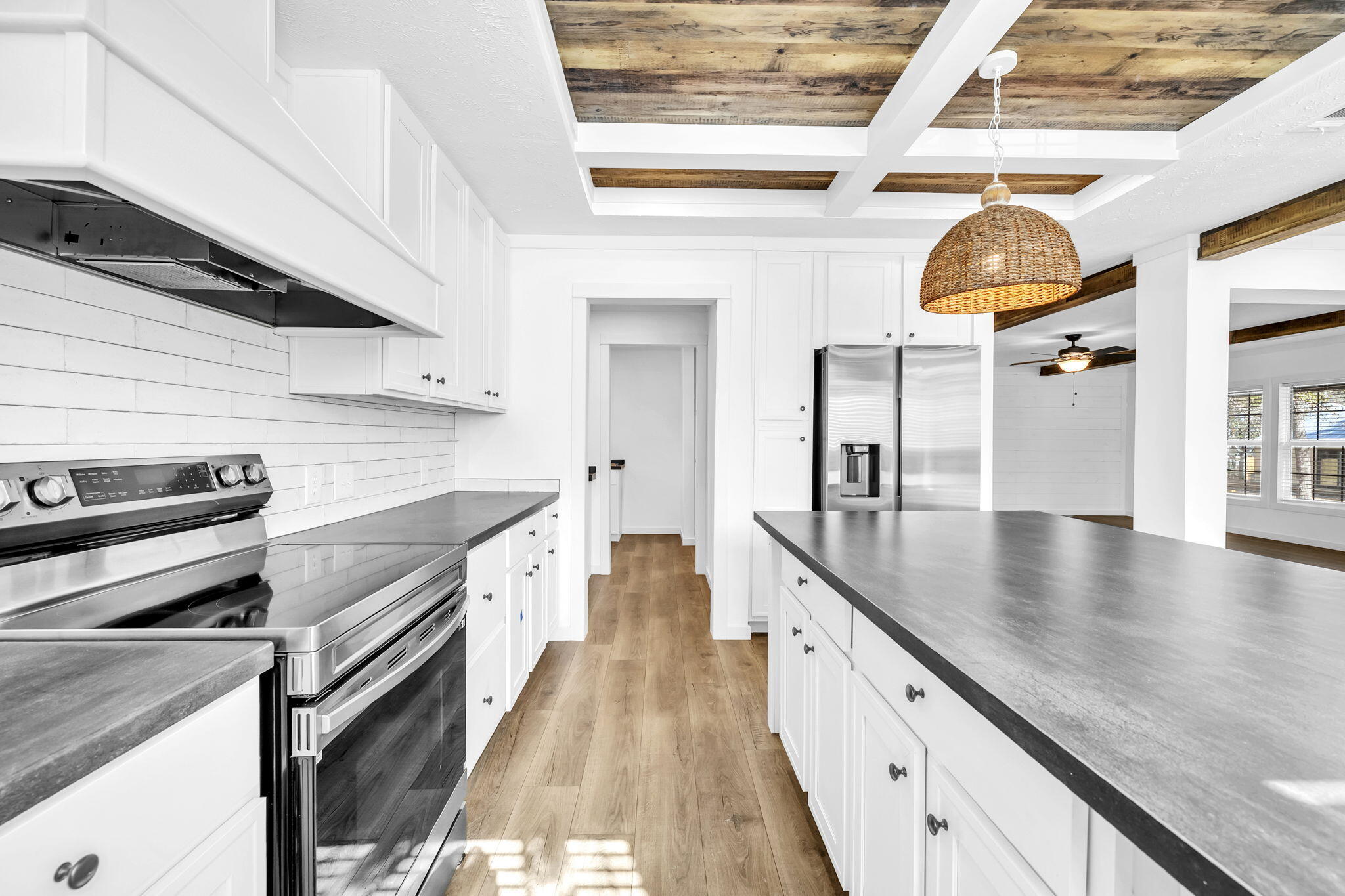 MAGNOLIA BEACH - Residential