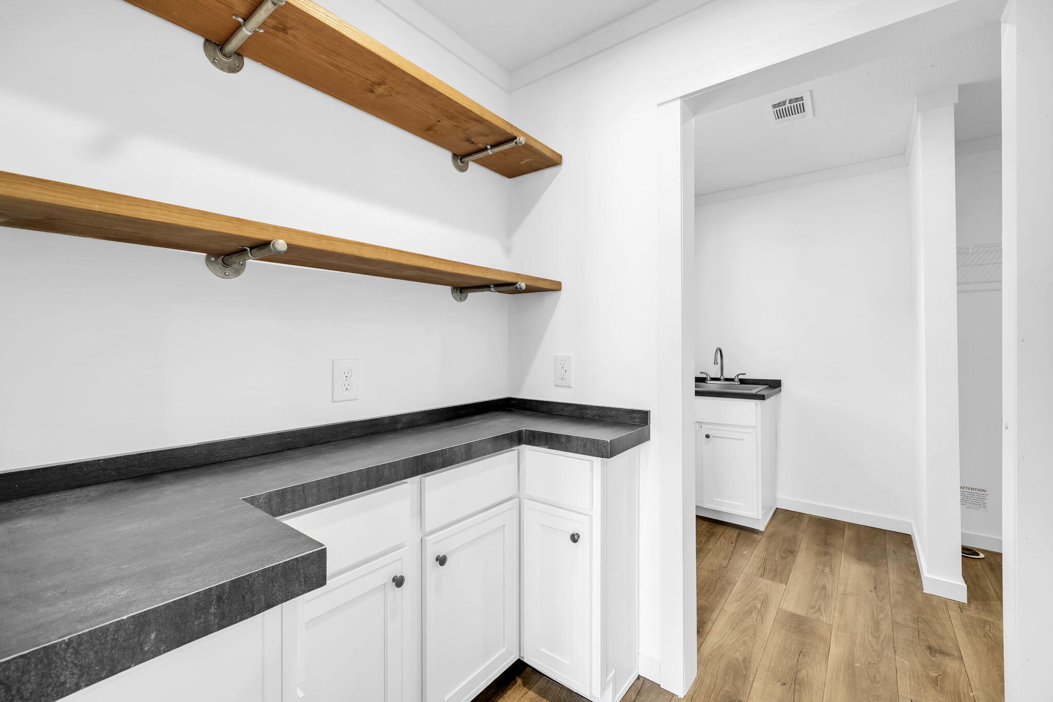 MAGNOLIA BEACH - Residential