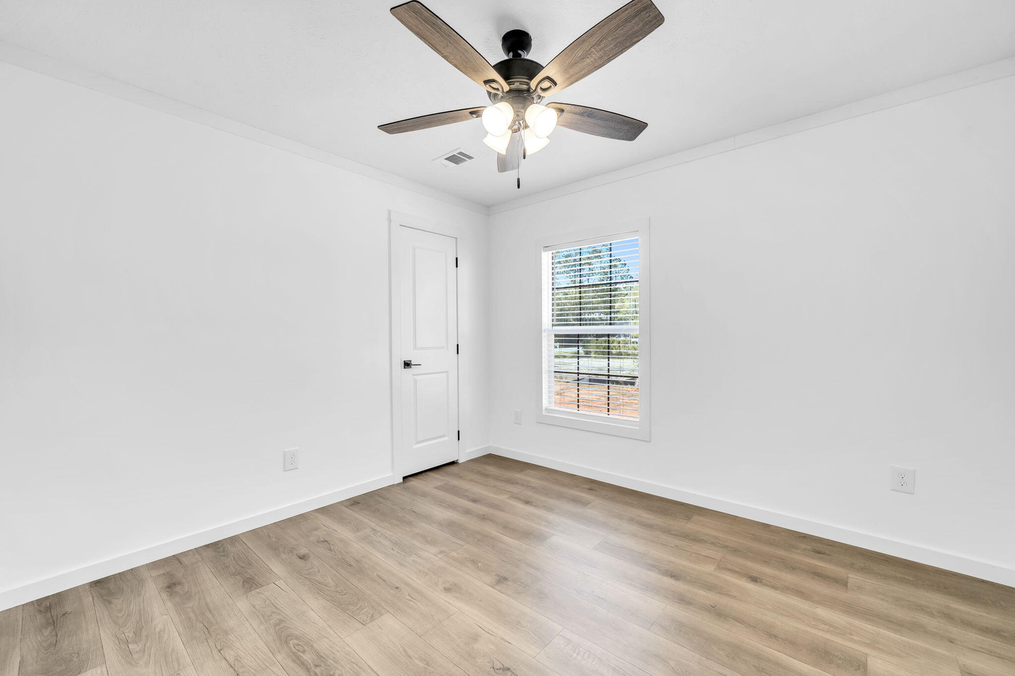 MAGNOLIA BEACH - Residential