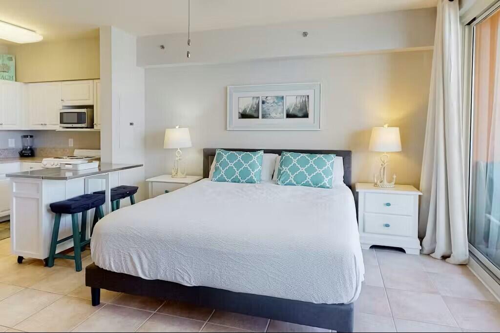 SHORES OF PANAMA - Residential