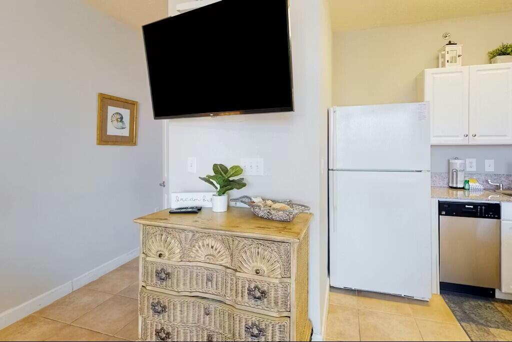 SHORES OF PANAMA - Residential