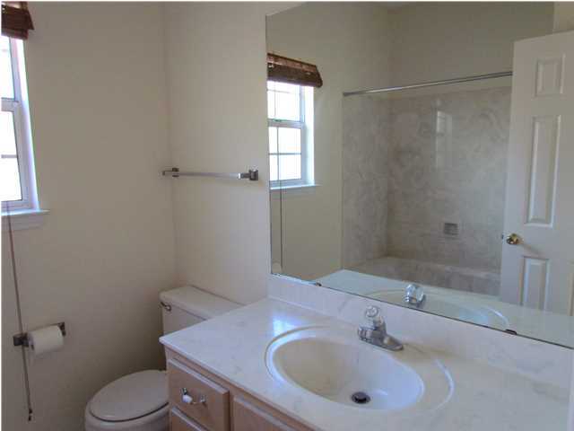 PARKWOOD SQUARE PH 1 - Residential Lease