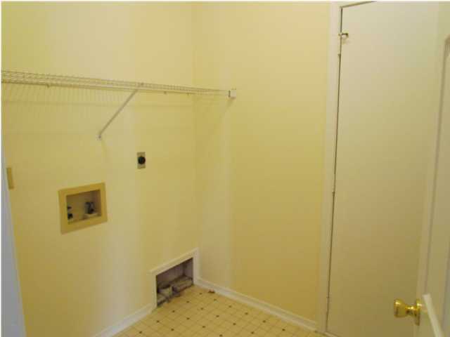 PARKWOOD SQUARE PH 1 - Residential Lease