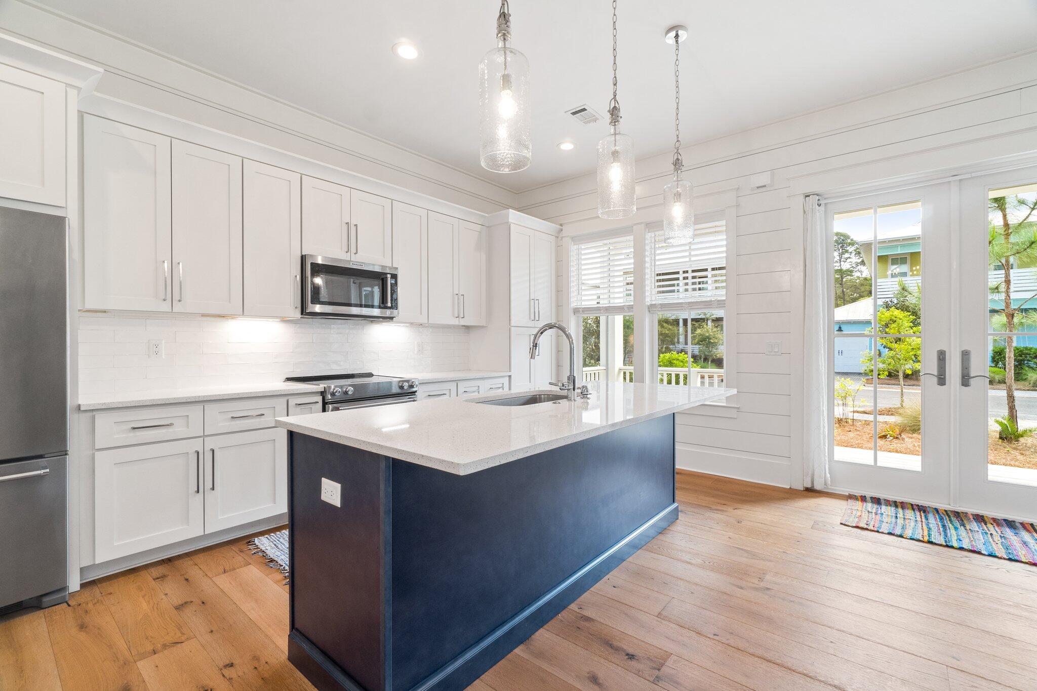 LAKESIDE AT BLUE MOUNTAIN BEACH - Residential