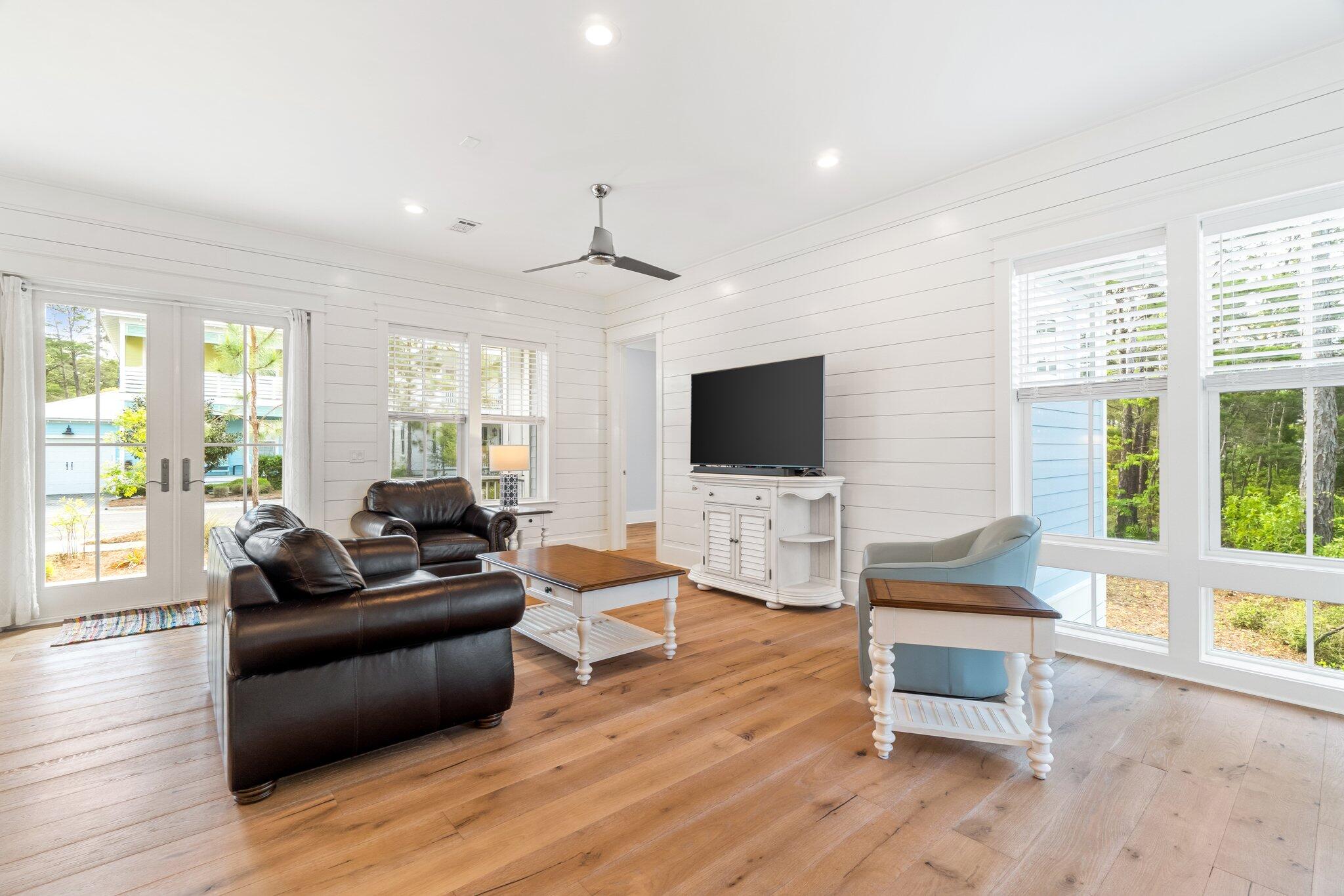 LAKESIDE AT BLUE MOUNTAIN BEACH - Residential