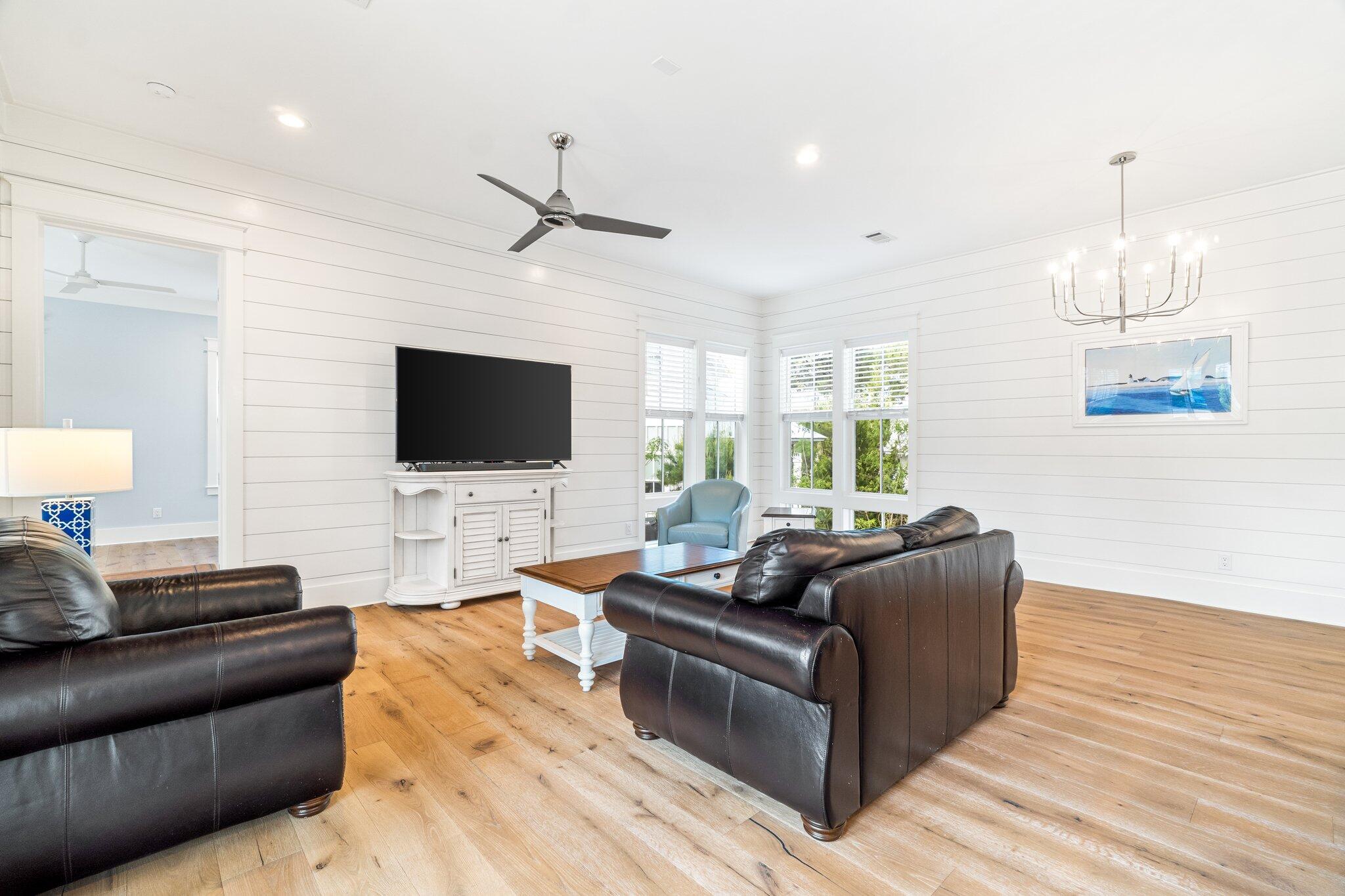LAKESIDE AT BLUE MOUNTAIN BEACH - Residential