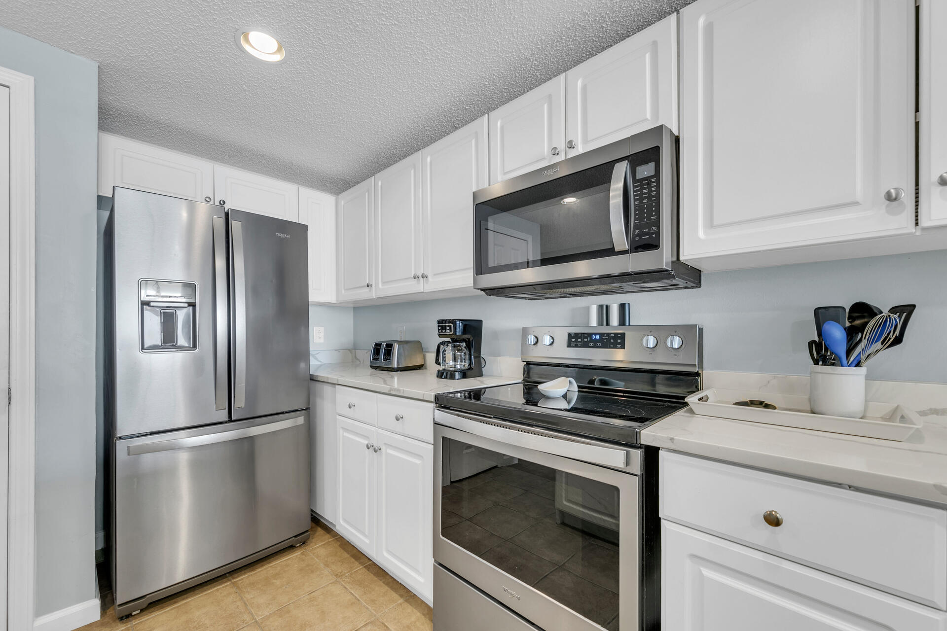 MAJESTIC BEACH TOWERS II - Residential