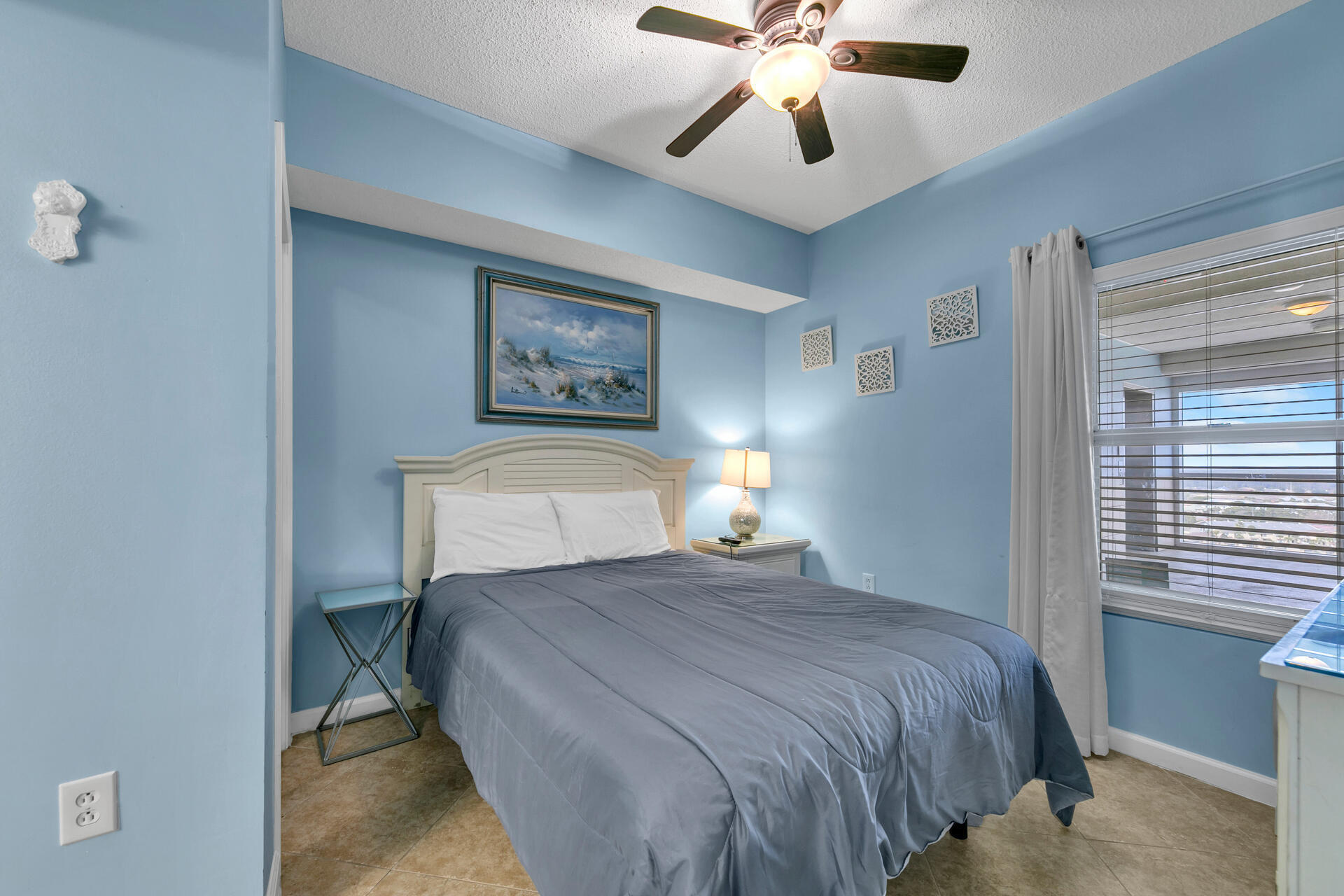 MAJESTIC BEACH TOWERS II - Residential