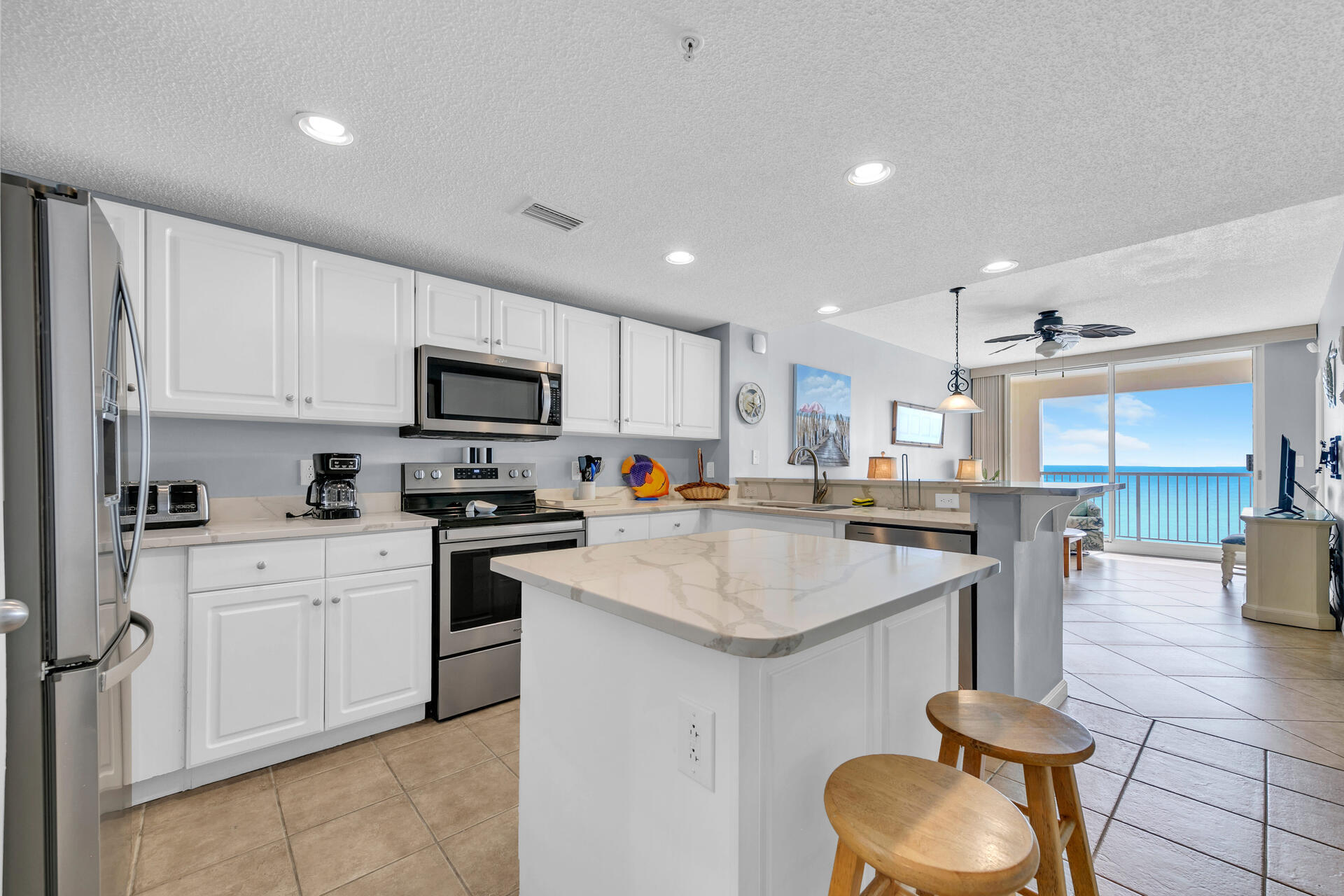 MAJESTIC BEACH TOWERS II - Residential