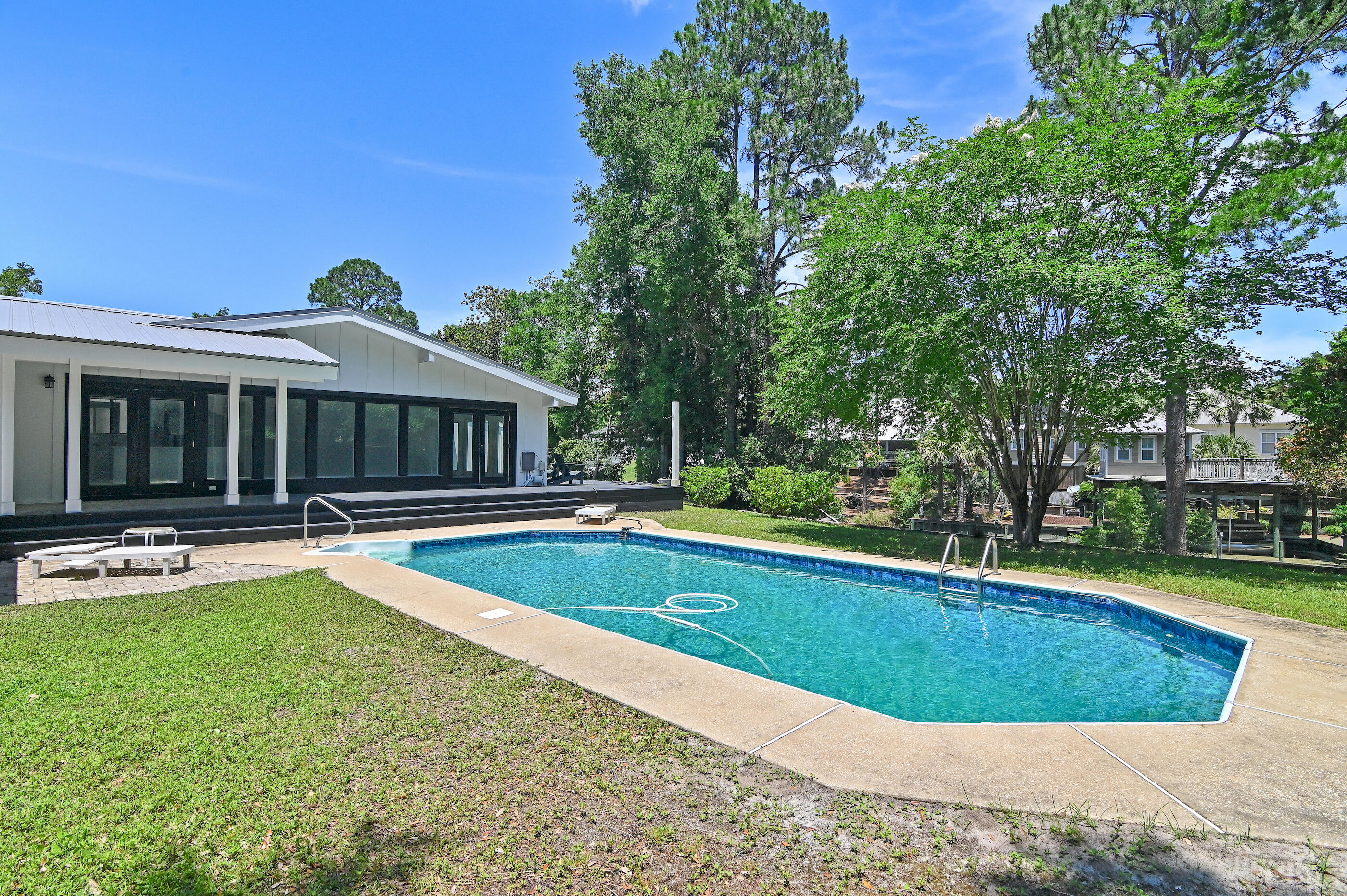 DAUGHETTES AMENDED - Residential