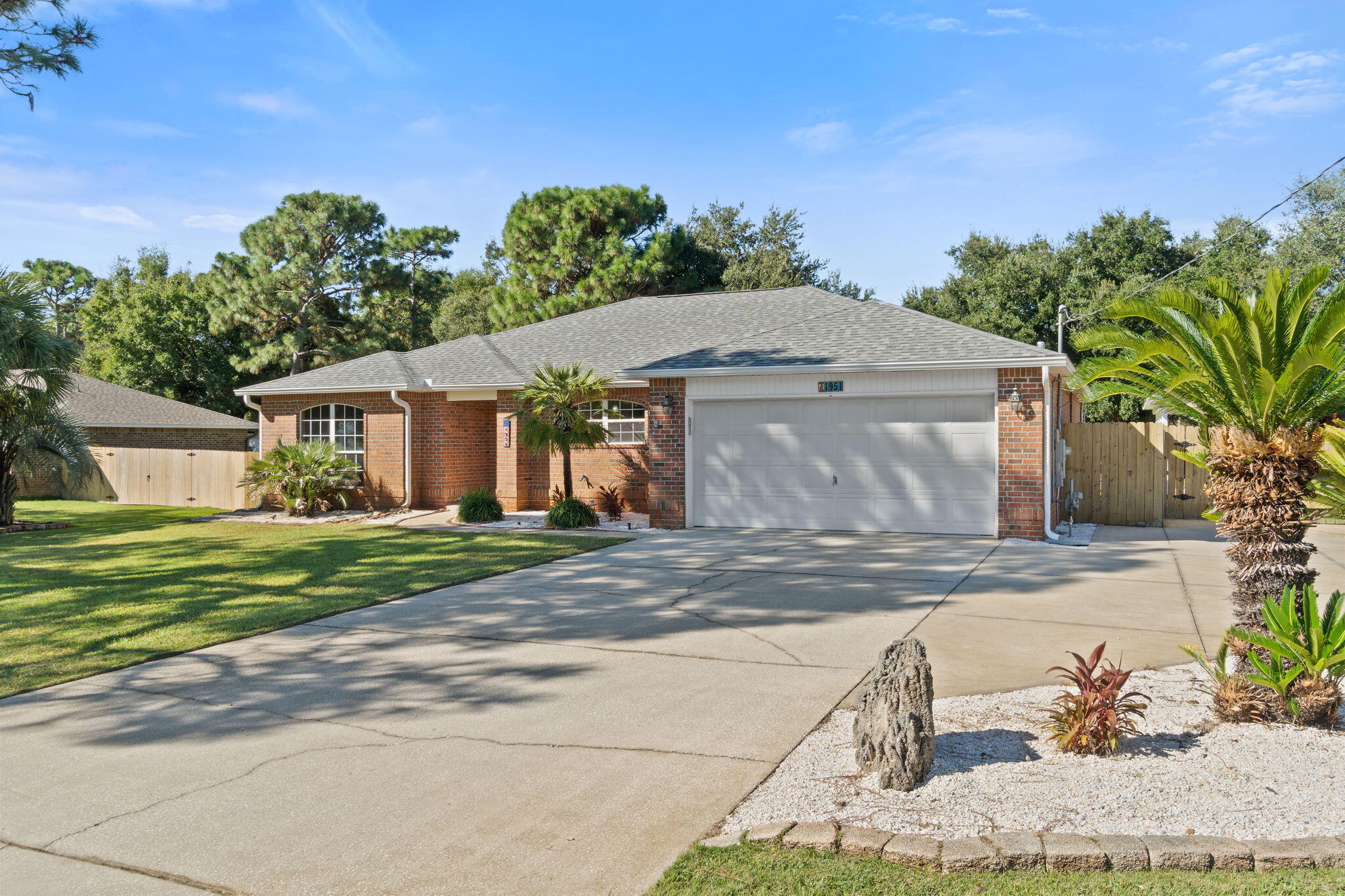 HOLLEY BY THE SEA - Residential