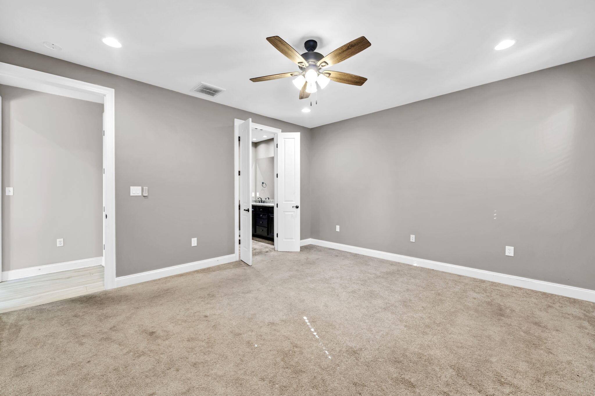 MAGNOLIA WOODS - Residential