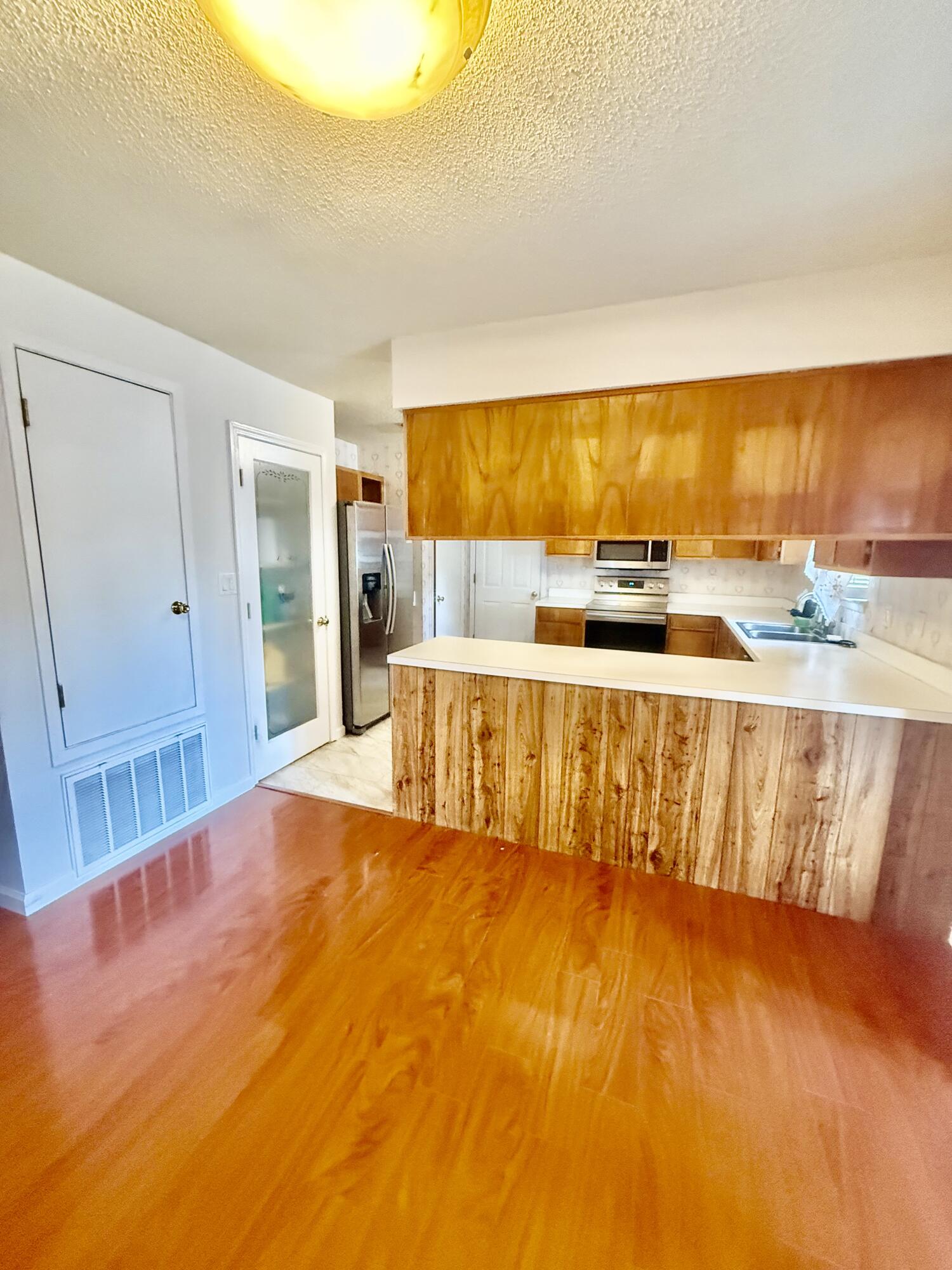 PALM ESTATES - Residential