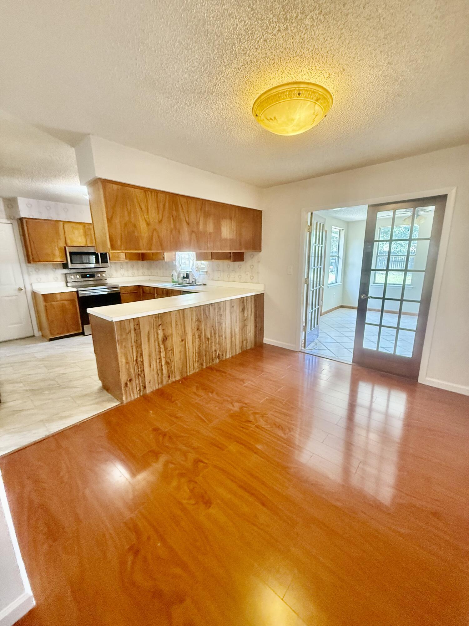 PALM ESTATES - Residential