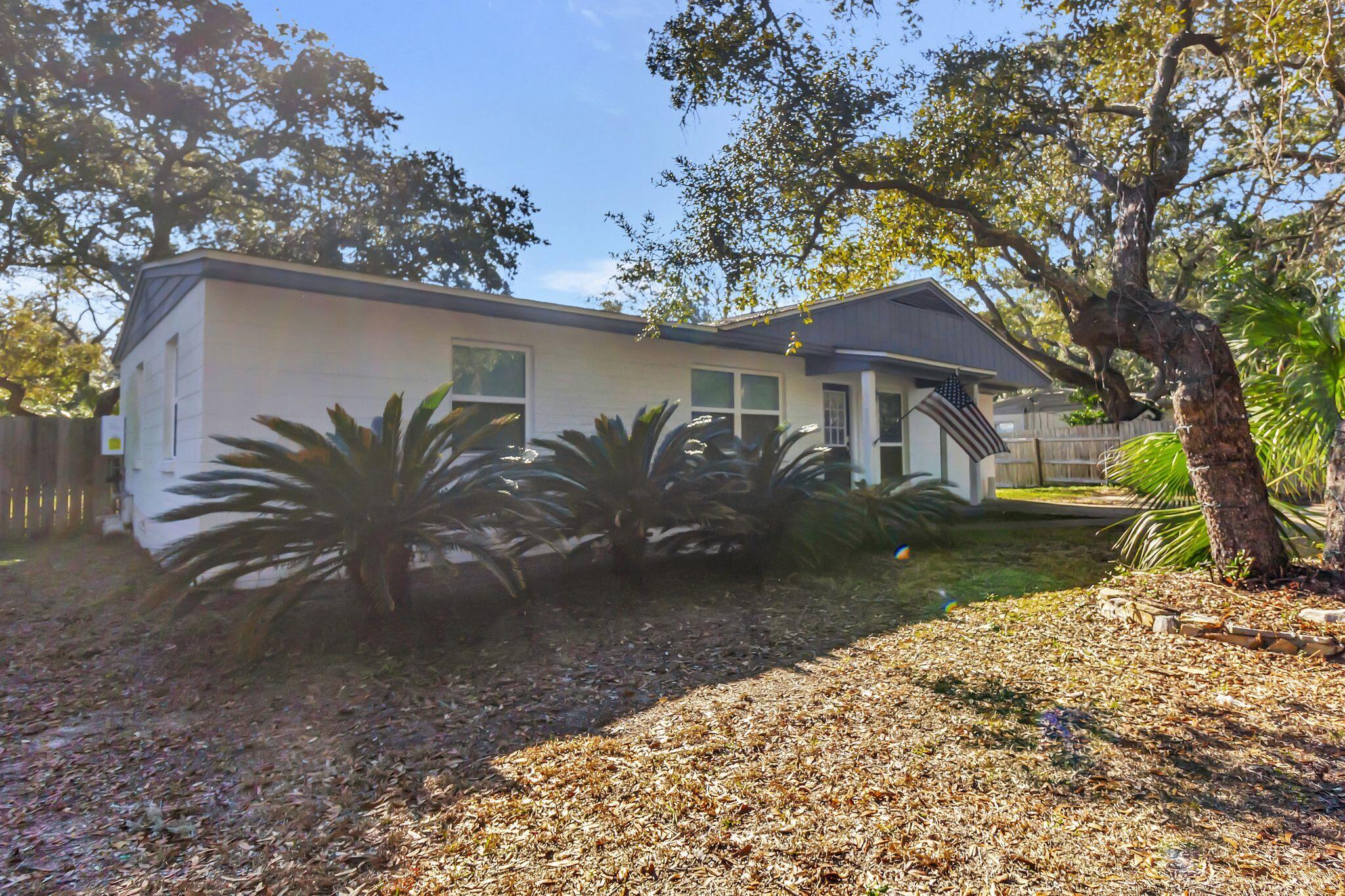 GARNIERS BEACH 2ND - Residential