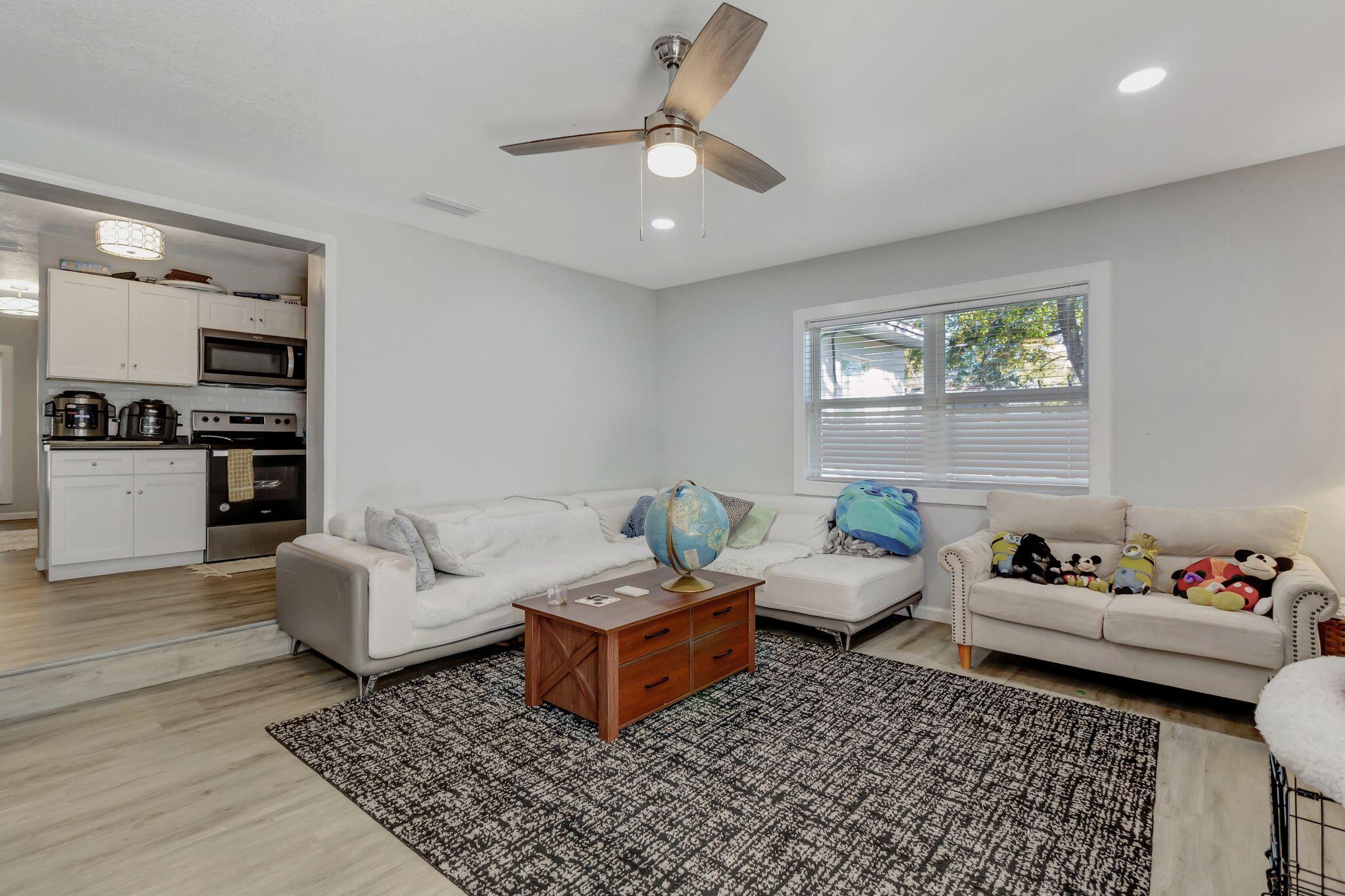 GARNIERS BEACH 2ND - Residential
