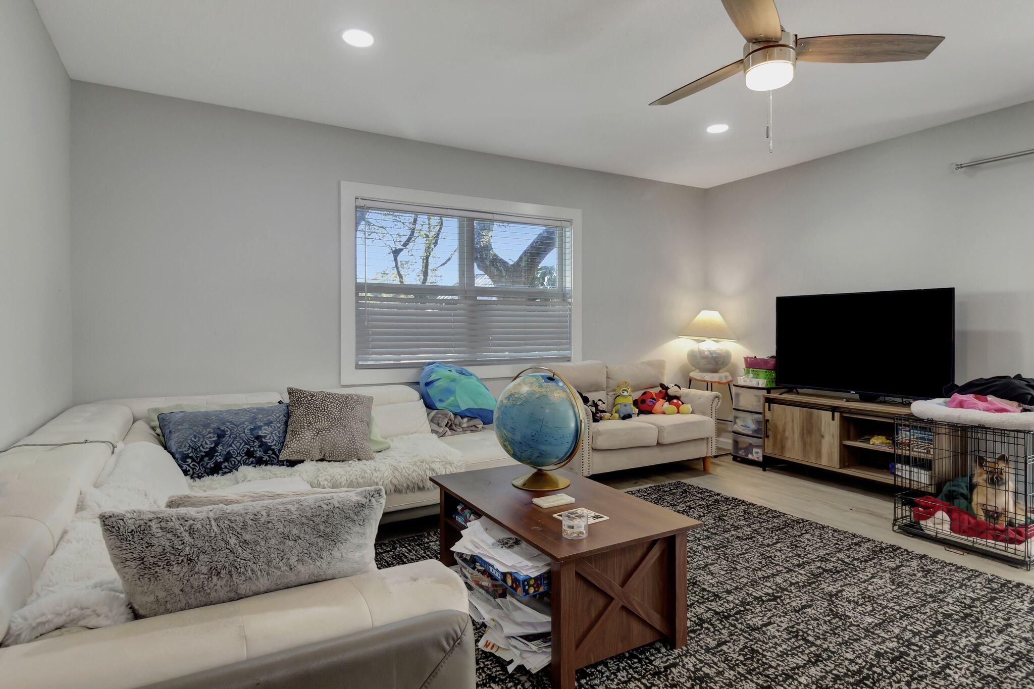 GARNIERS BEACH 2ND - Residential