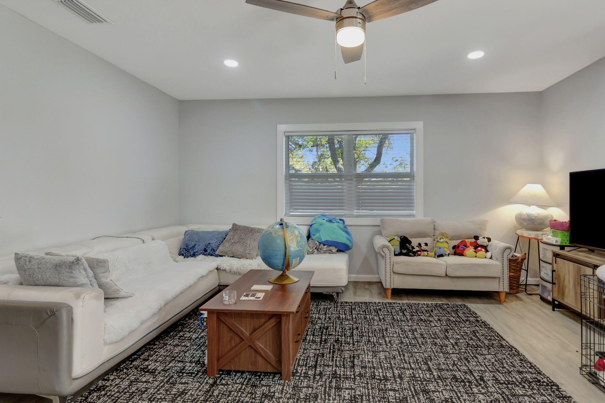 GARNIERS BEACH 2ND - Residential