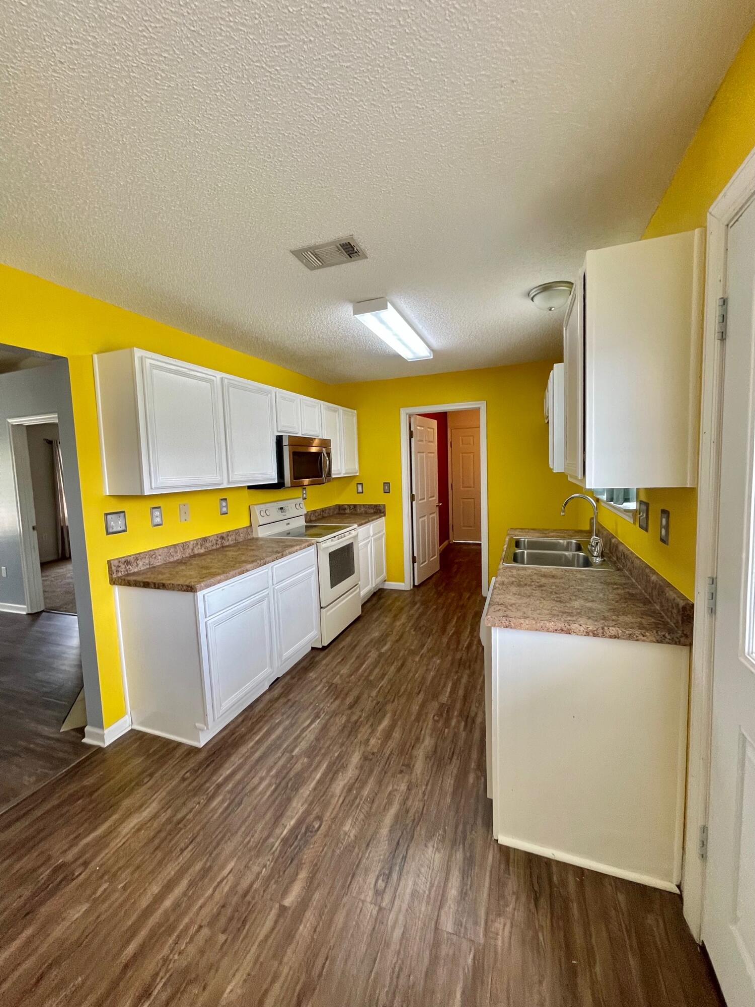 OAKWOOD HILLS UNIT 3 - Residential