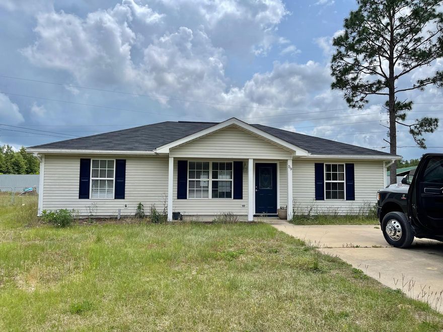 Price raised for upgrades... New Roof 2022. Coming soon a new Hot Water Heater, New carpets and  Stainless Appliances package in Kitchen. 3 bedroom, 2 bath on Cul-de-sac.  Split floor plan, Cathedral Ceiling in the LR, Fireplace, Inside Utility Room. Fenced in back yard. Room sizes approx. buyer to confirm. Call for your appointment today.


Roof 2022 New, Coming soon: New electric Water Heater & Stainless Appl. Pckg, AC 2006.