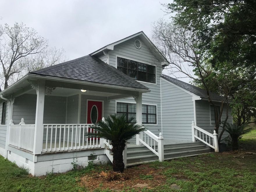 Beautiful 2 story home for sale on 2 acres in Crestview! This newly renovated property features fresh paint, granite countertops, stainless steel appliances, hardwood floors, new carpet in the master, and newly renovated bathrooms! Indoor laundry. Lots of porches. Large island and wet bar in the kitchen. Built in wine rack. Huge loft overlooking the large living/dining combo. This unique property is truly one-of-a-kind, and would make the perfect family home. Set far back from the road for added privacy. Hurry, this one won;'t last long!