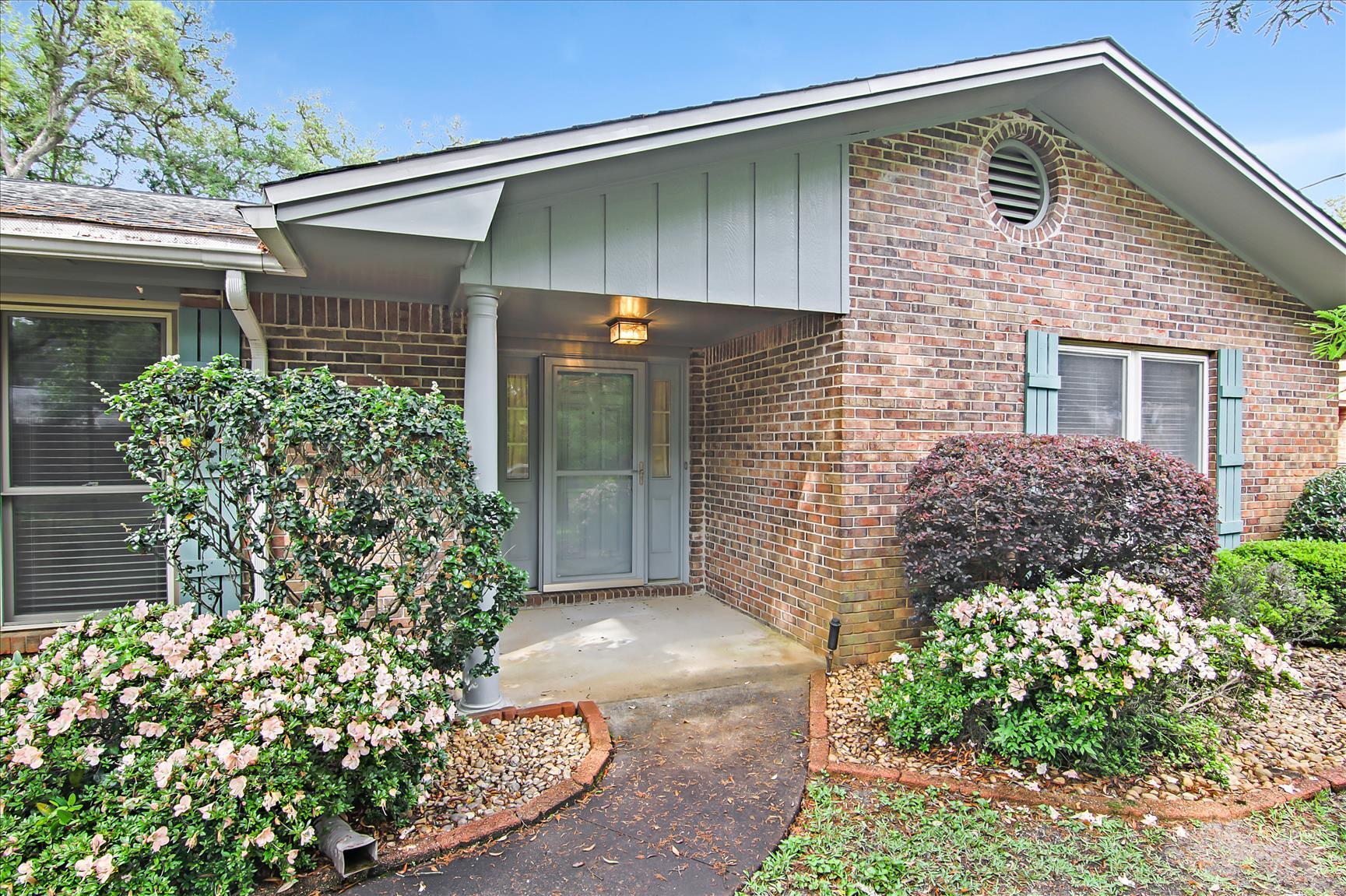 LAKE LORRAINE ESTATES - Residential