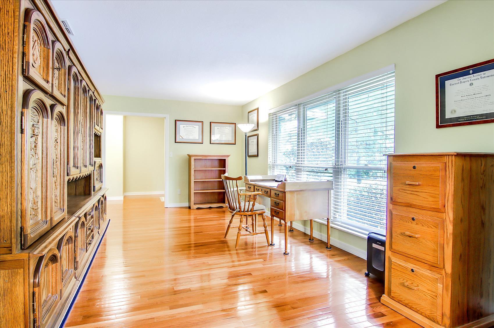 LAKE LORRAINE ESTATES - Residential