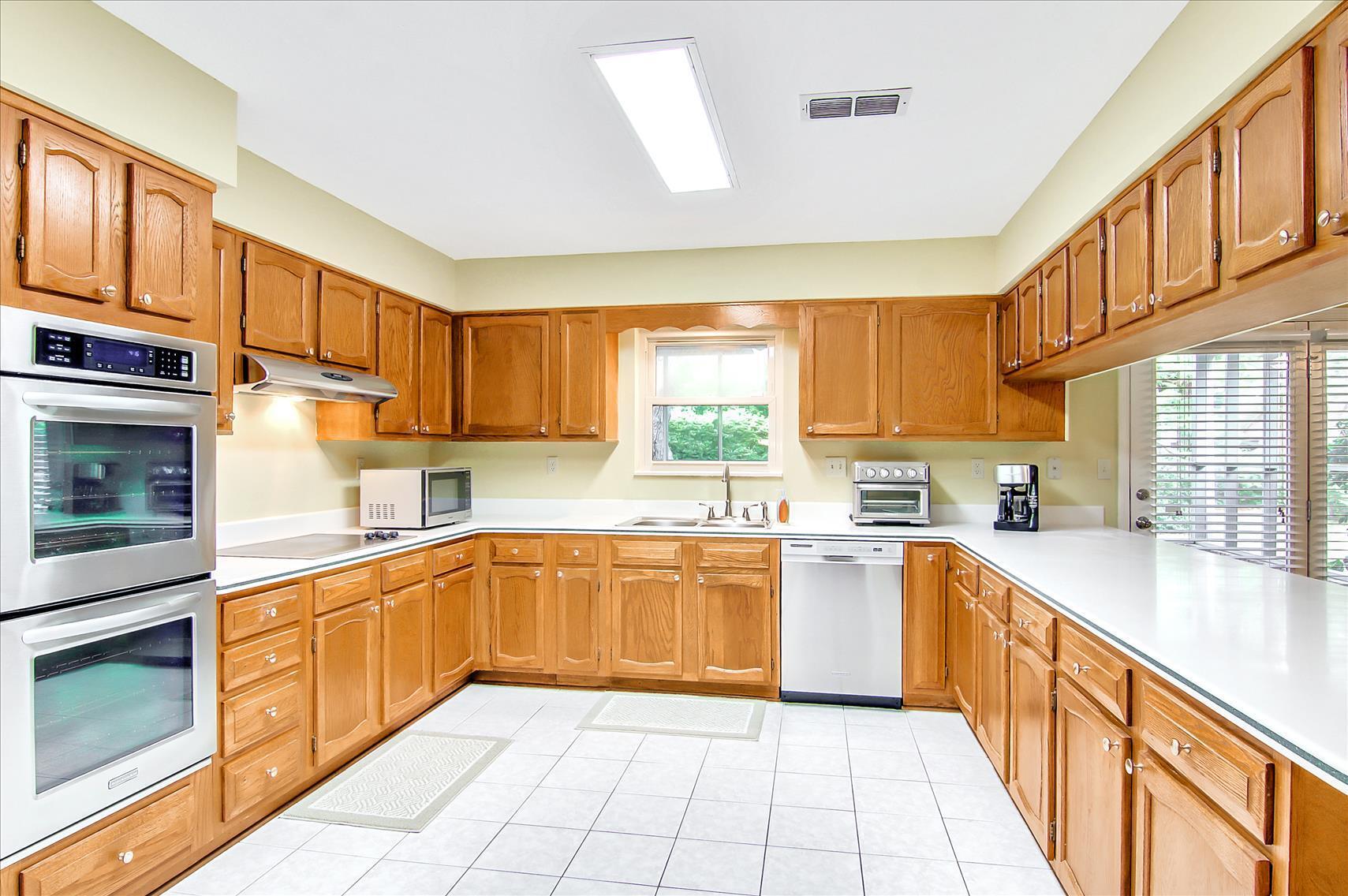 LAKE LORRAINE ESTATES - Residential