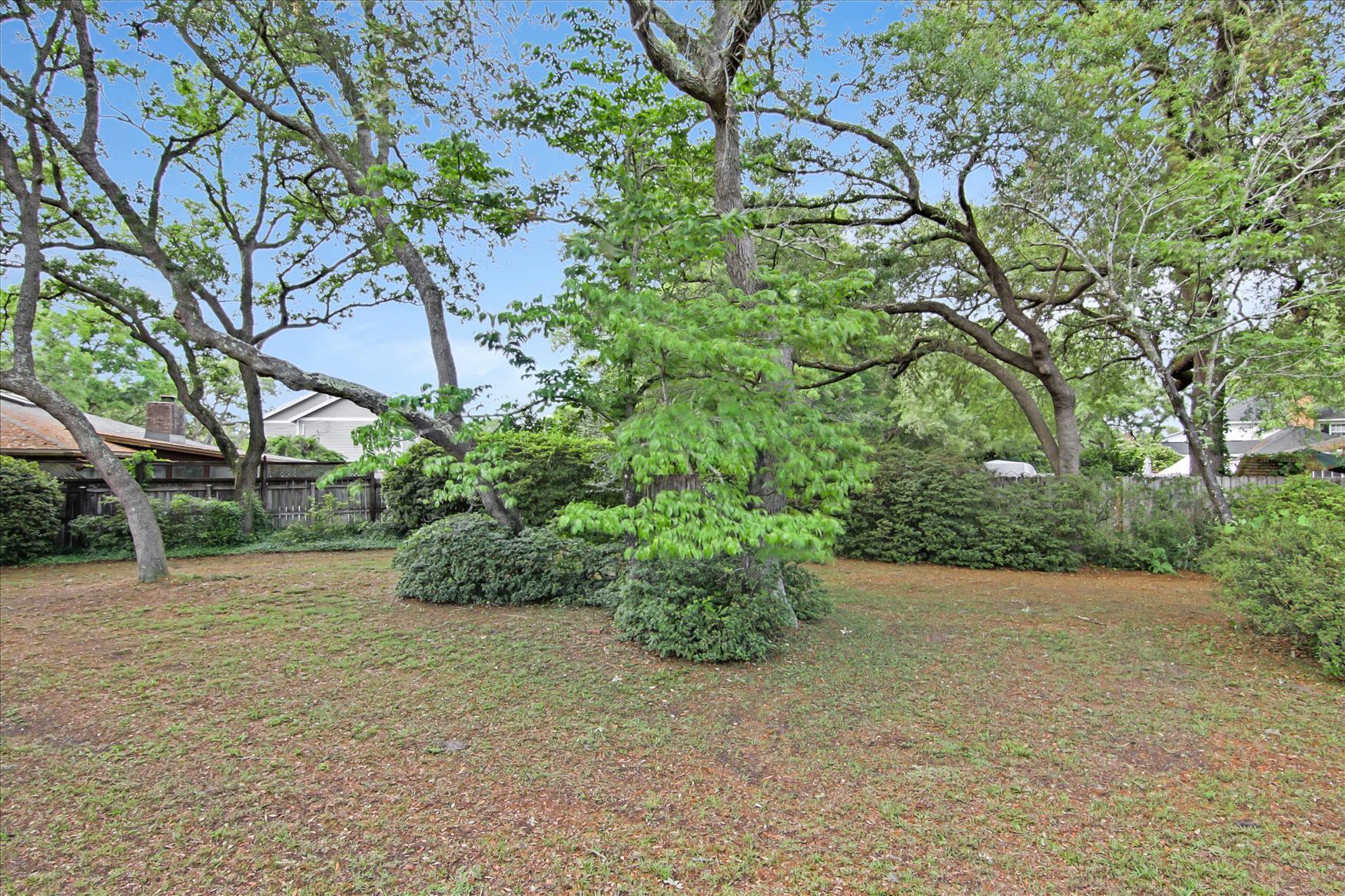 LAKE LORRAINE ESTATES - Residential