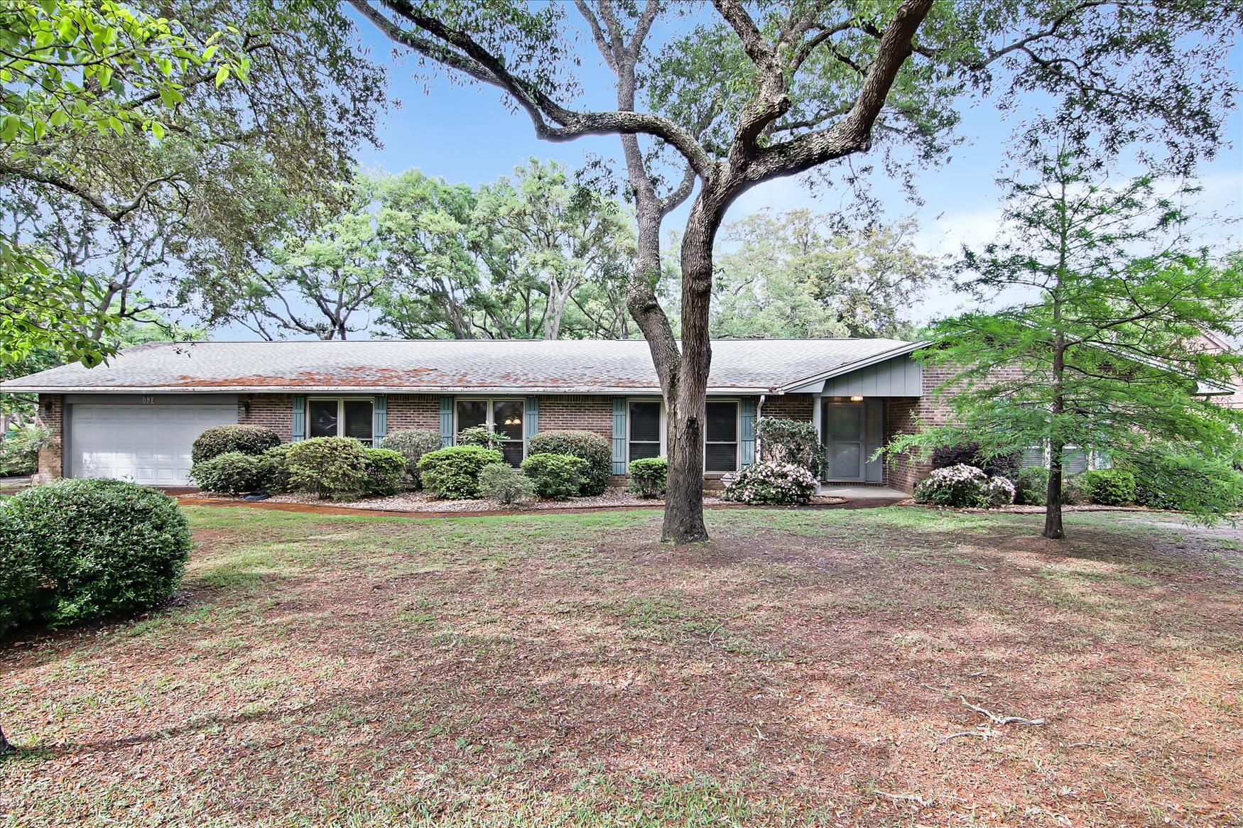 LAKE LORRAINE ESTATES - Residential