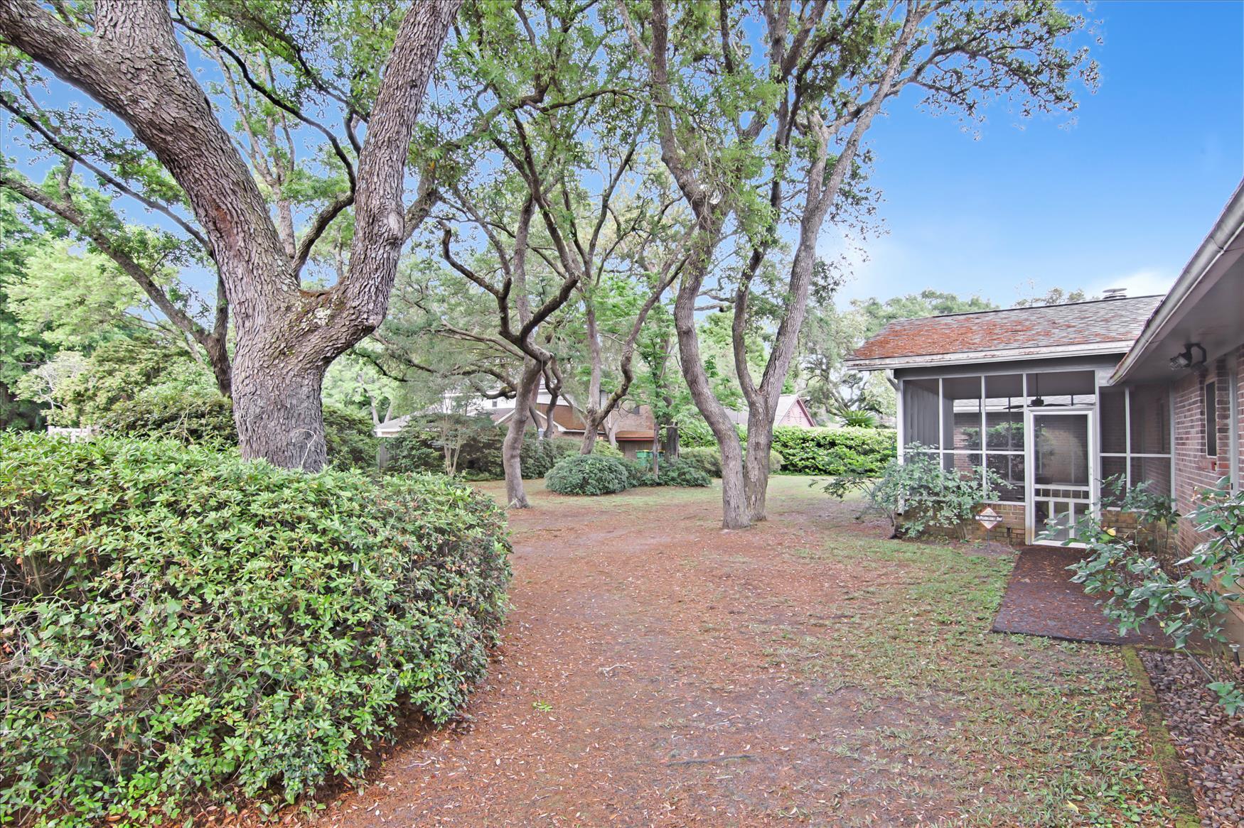 LAKE LORRAINE ESTATES - Residential