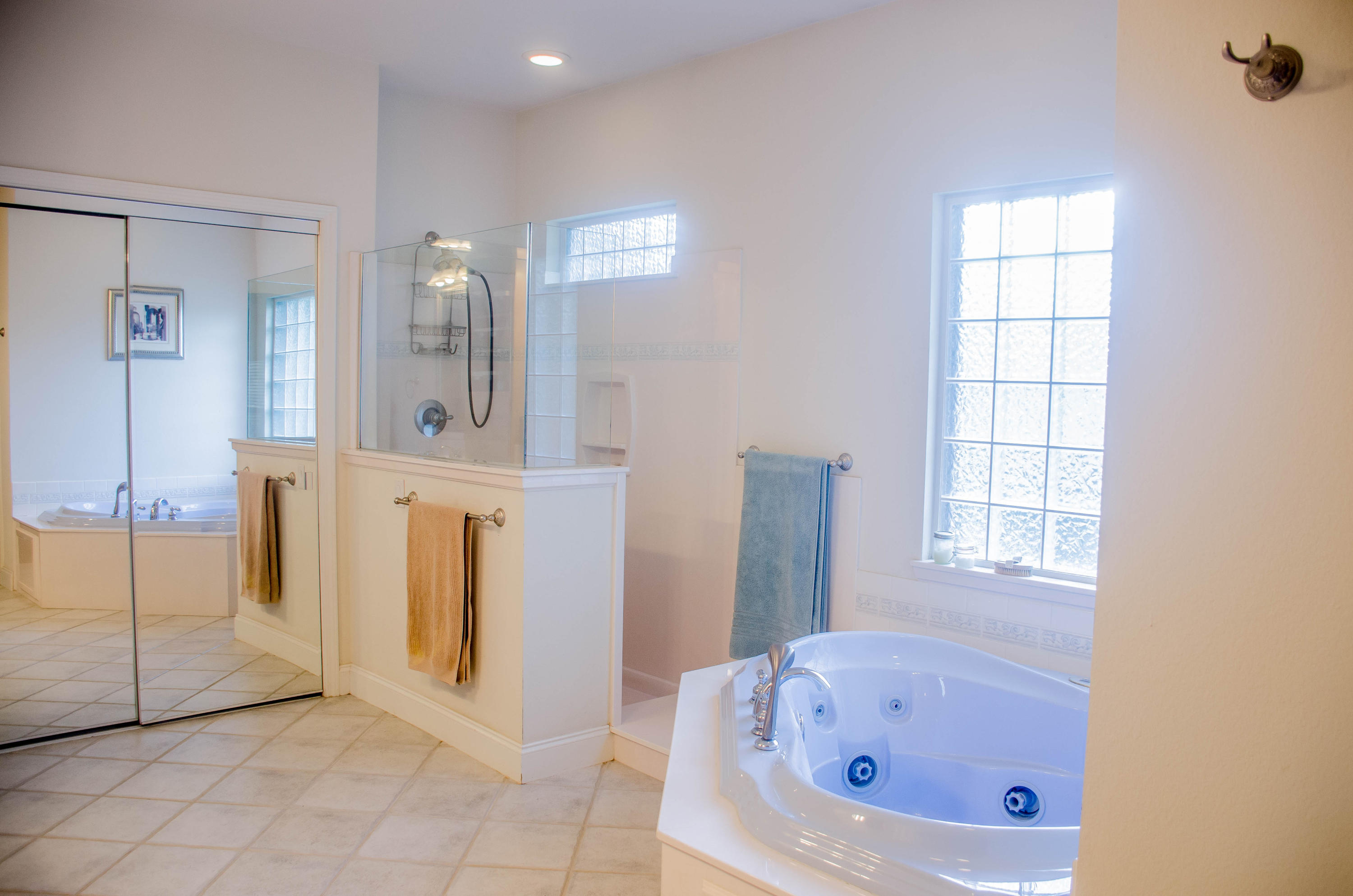 RIVERSIDE NORTH - Residential