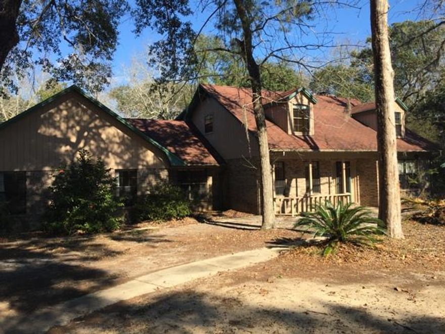 BANK OWNED FORECLOSURE! Quick and easy purchase process! Can you believe this price? What a wonderful opportunity to own a 4 Bedroom 3.5 bathroom home in Lake Pippin! This home features a baker's kitchen with corian countertops. It has a wood burning fireplace in the den, as well as a separate formal living and dining area. The first floor master bedroom suite features a sitting area/office. The master bathroom boasts a garden tub with a separate shower and double vanities. The upstairs features another master suite, and two additional bedrooms with an extra bathroom. Stroll down to the Private Lake Pippin bay front park and enjoy the view on the community dock. Call today before this one is gone! 1% Earnest Money required with offer. Subject to bank addendum