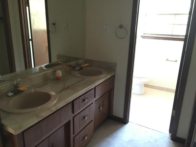 LAKE PIPPIN ESTATES - Residential