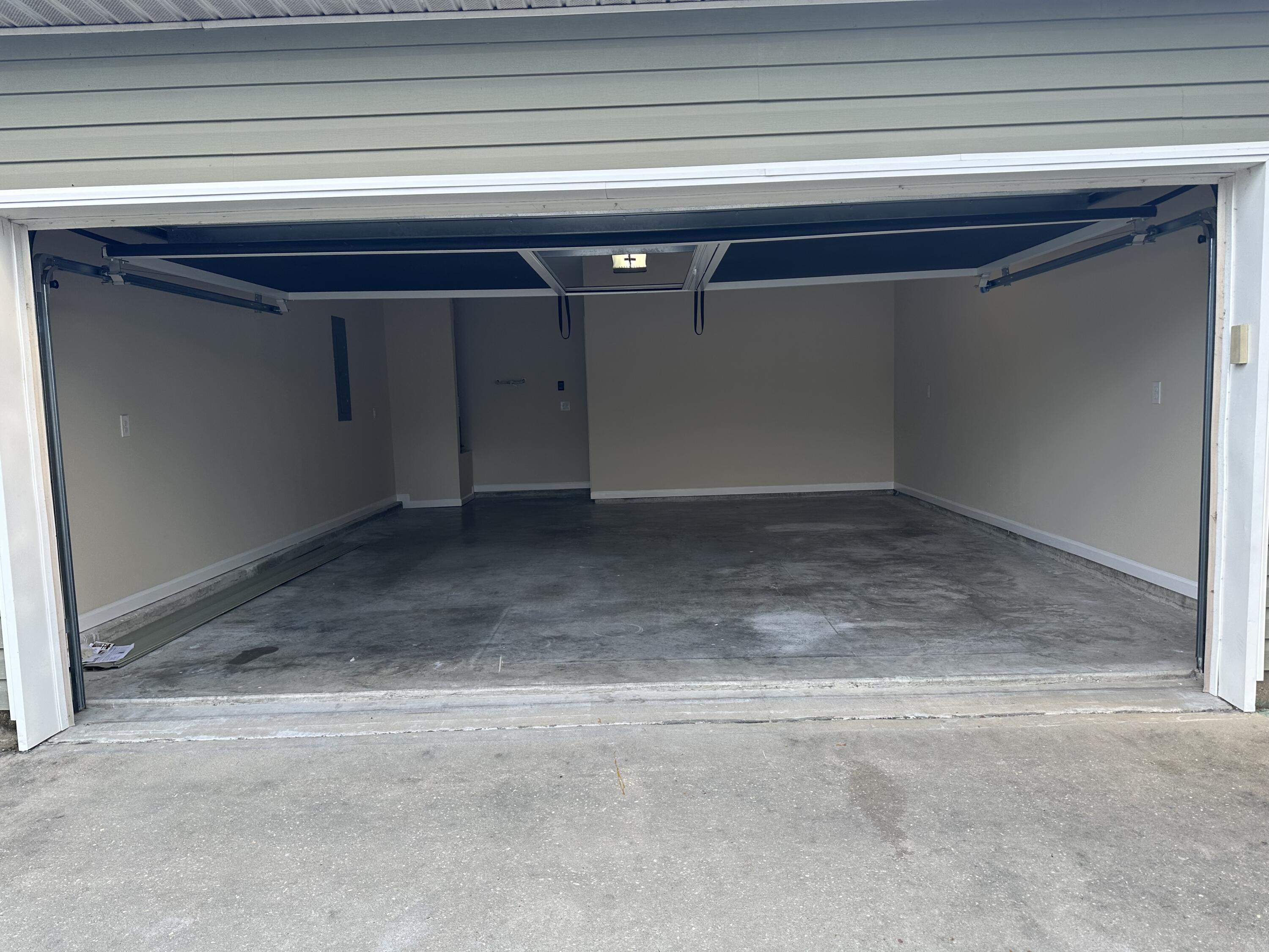 HAMMOCK BAY - Residential Lease