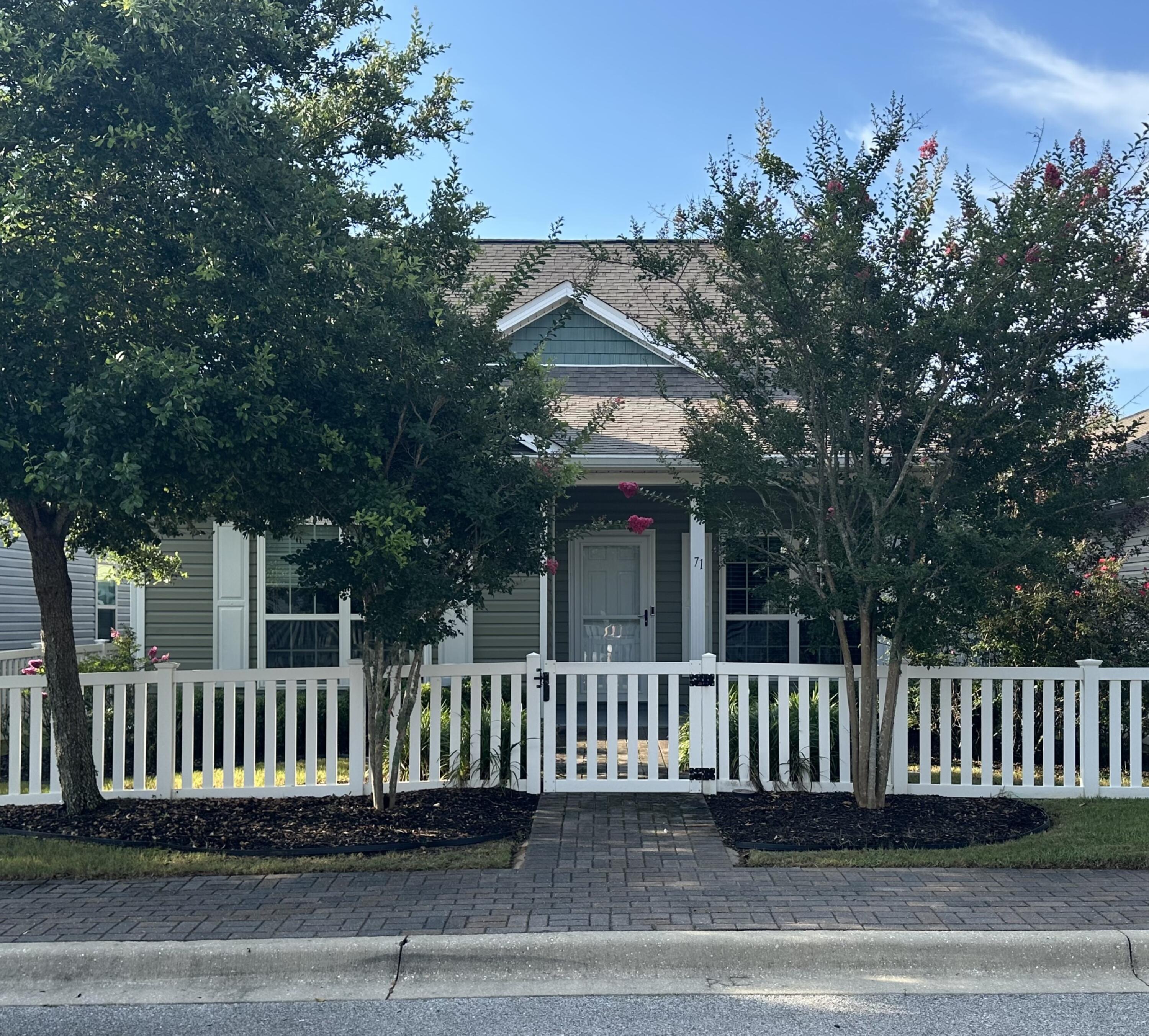 HAMMOCK BAY - Residential Lease