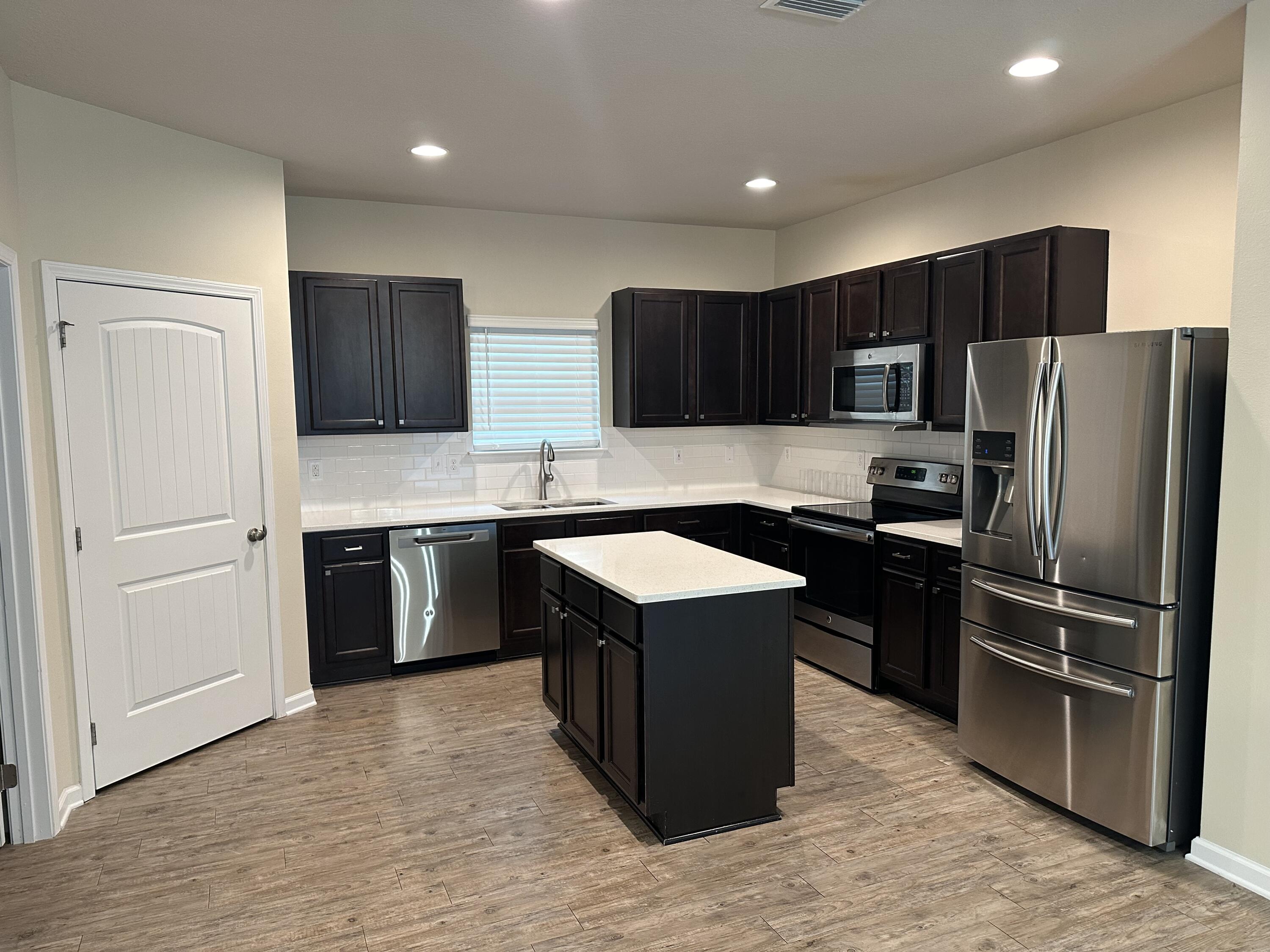 HAMMOCK BAY - Residential Lease