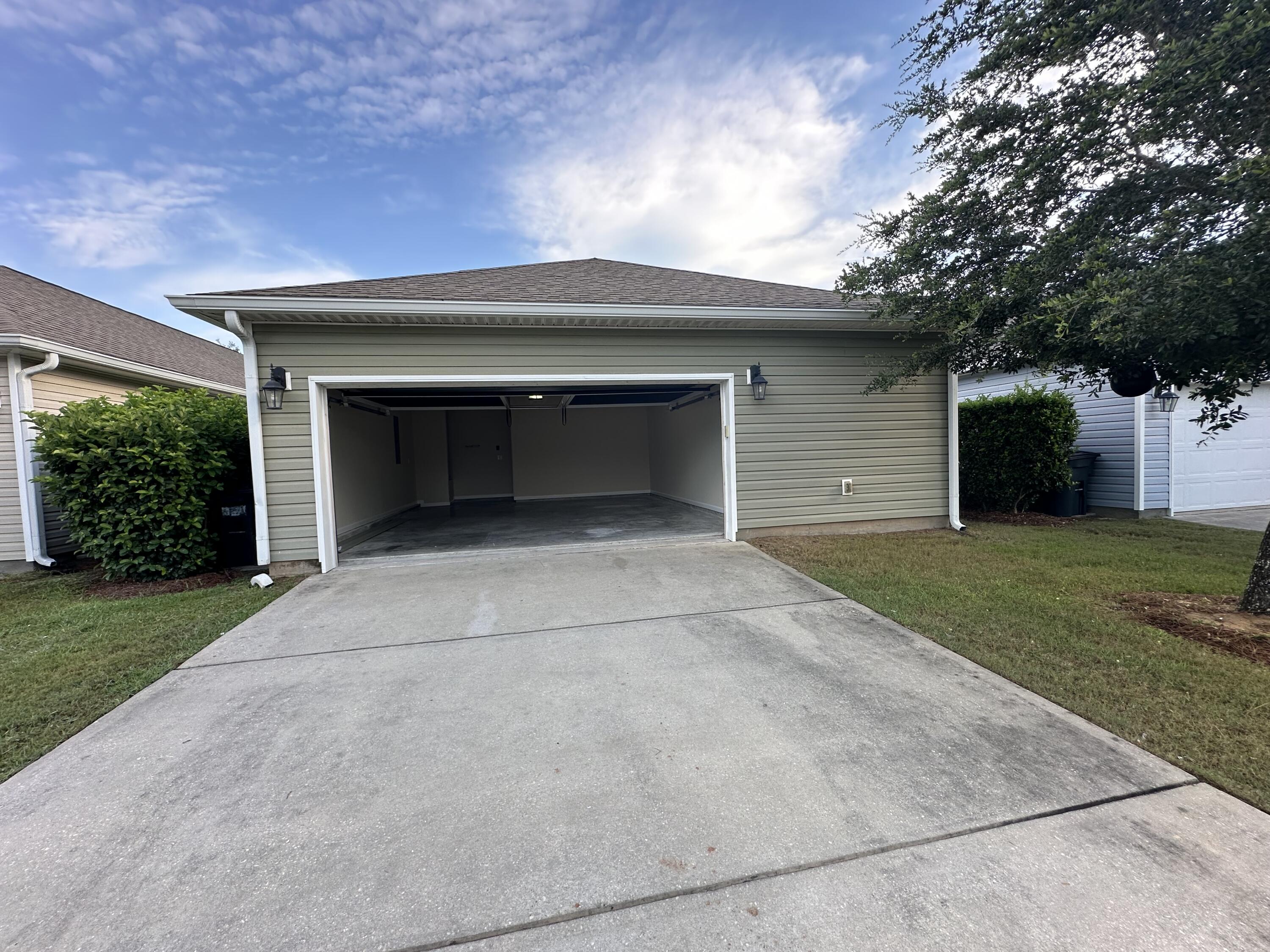 HAMMOCK BAY - Residential Lease