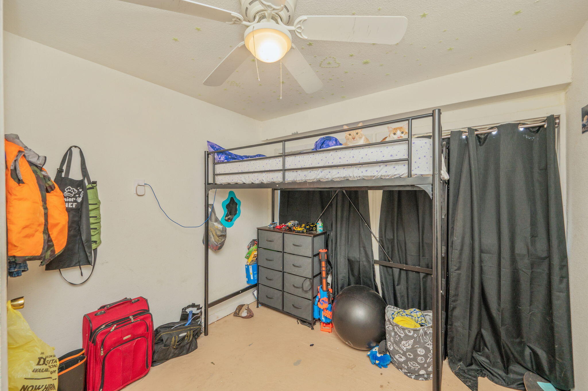 NO RECORDED SUBDIVISION - Residential