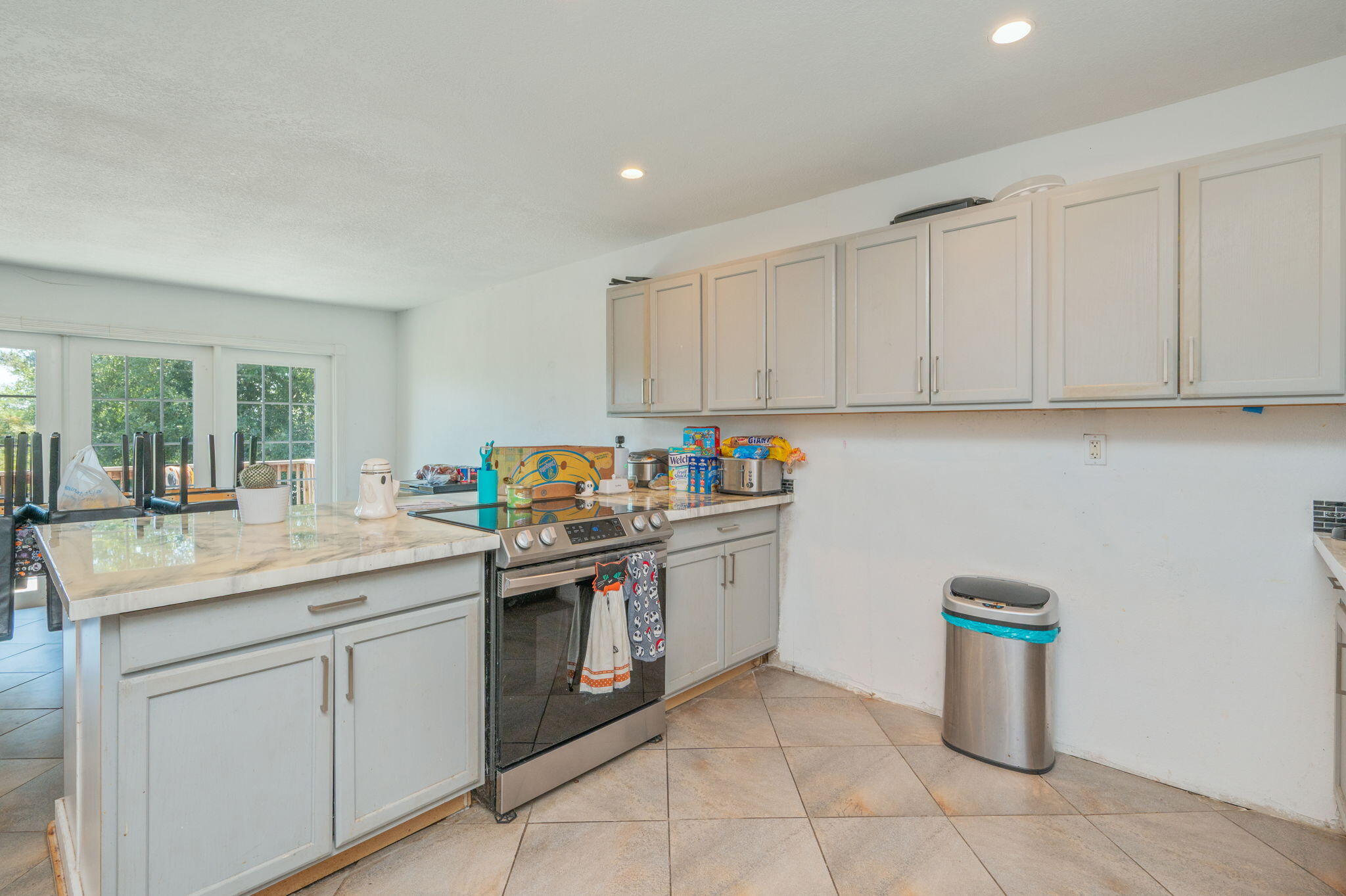 NO RECORDED SUBDIVISION - Residential