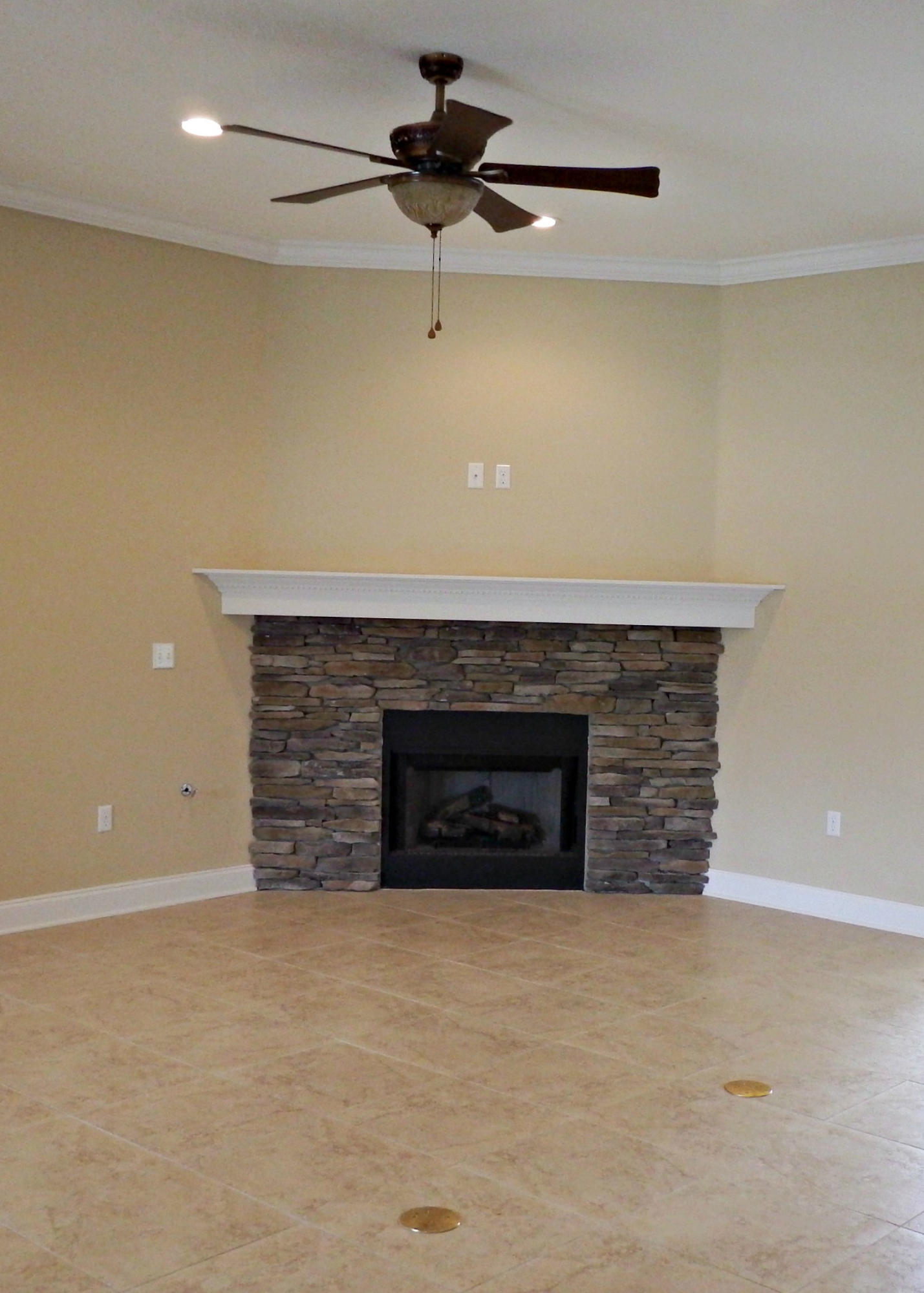 CHANAN ESTATES - Residential Lease