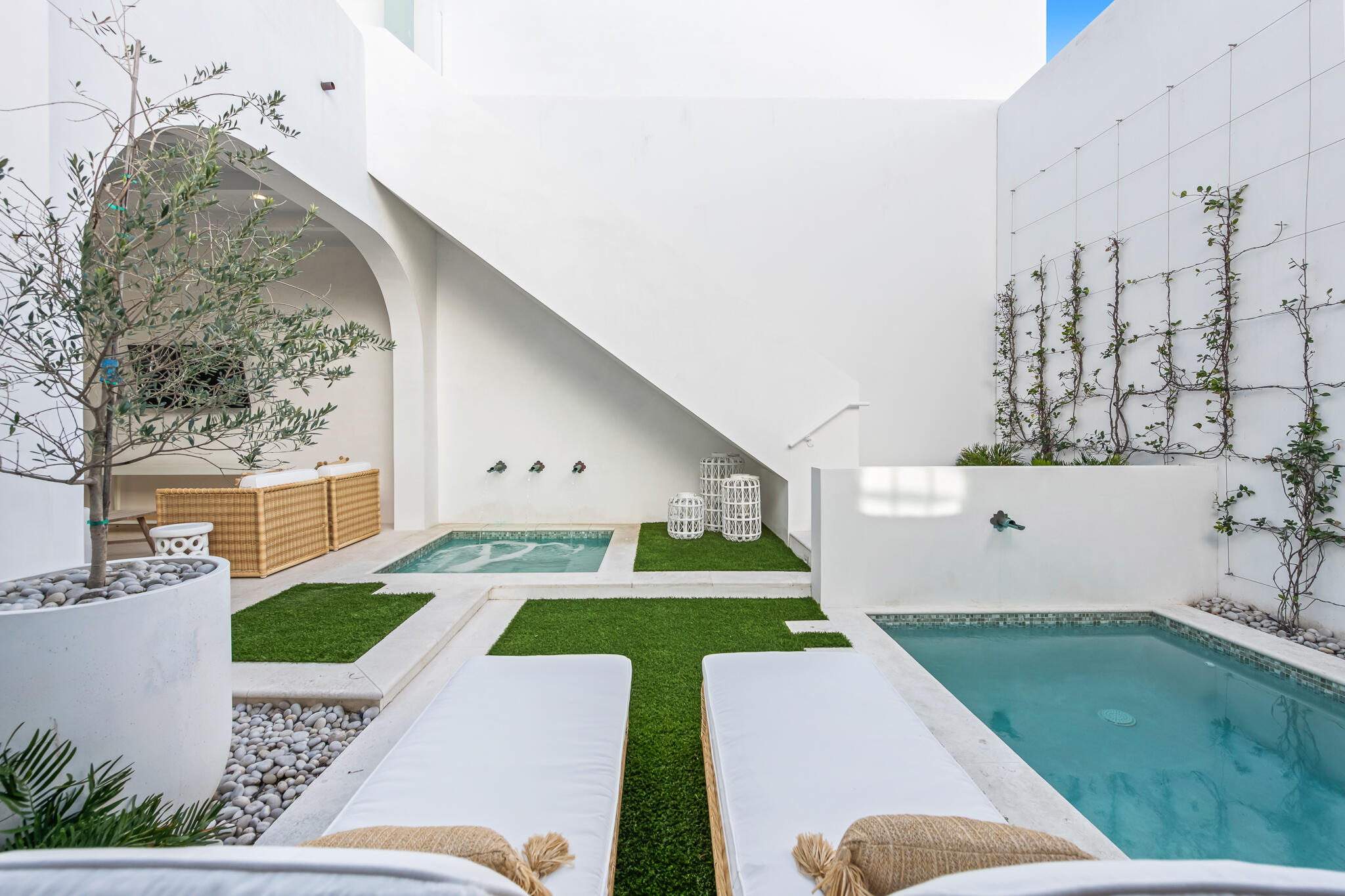 ALYS BEACH - Residential