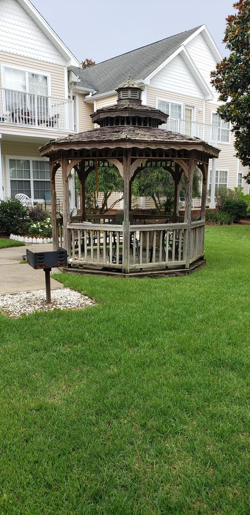 THE OAKS AT NICEVILLE - Residential