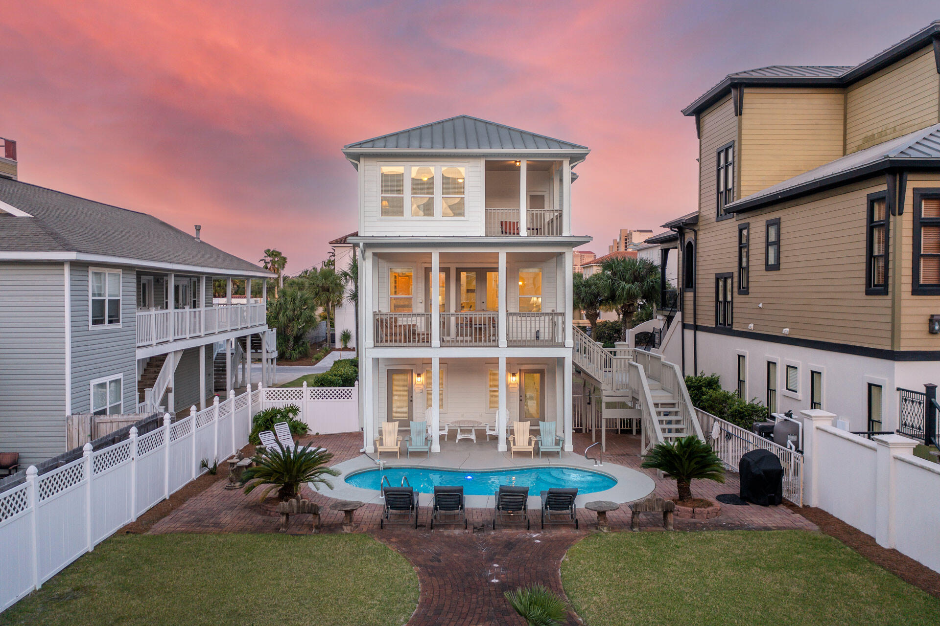 Sandtrap Rd - Residential