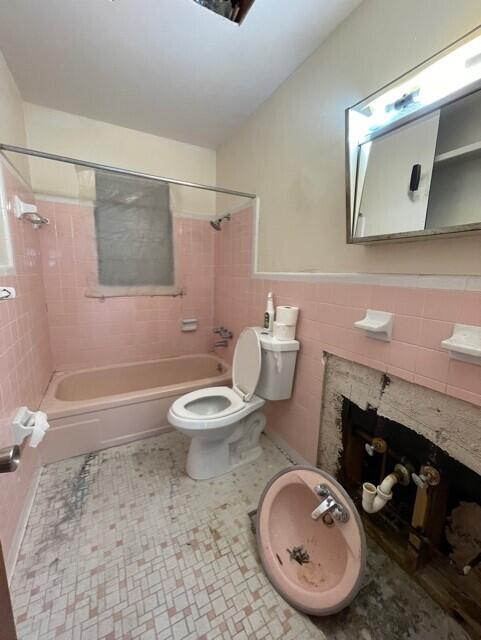 NO RECORDED SUBDIVISION - Residential