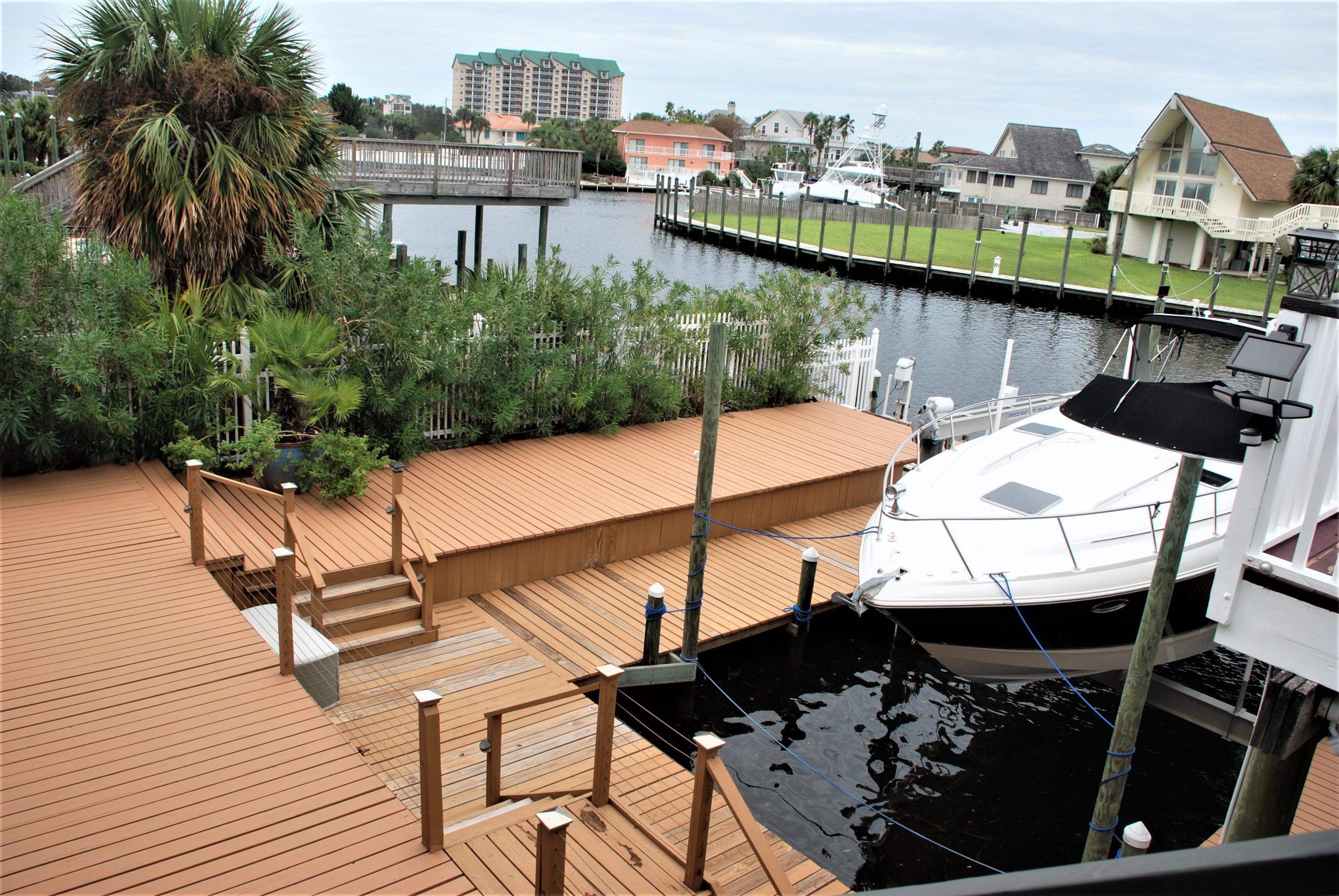 HOLIDAY ISLE - Residential