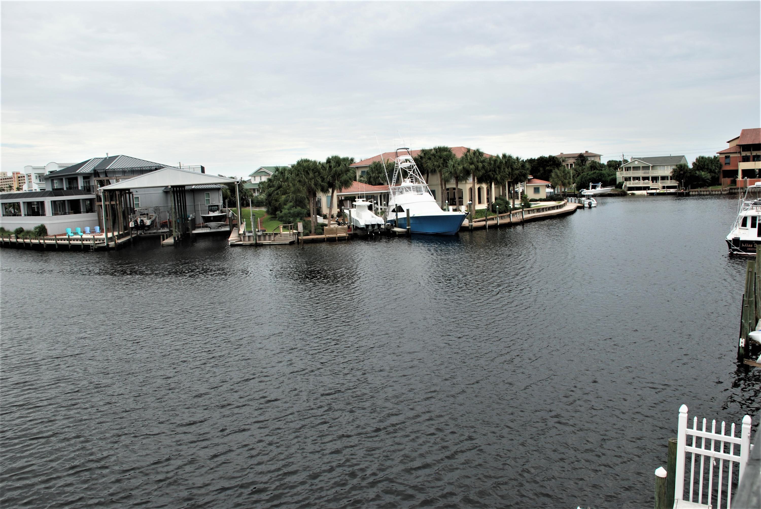 HOLIDAY ISLE - Residential