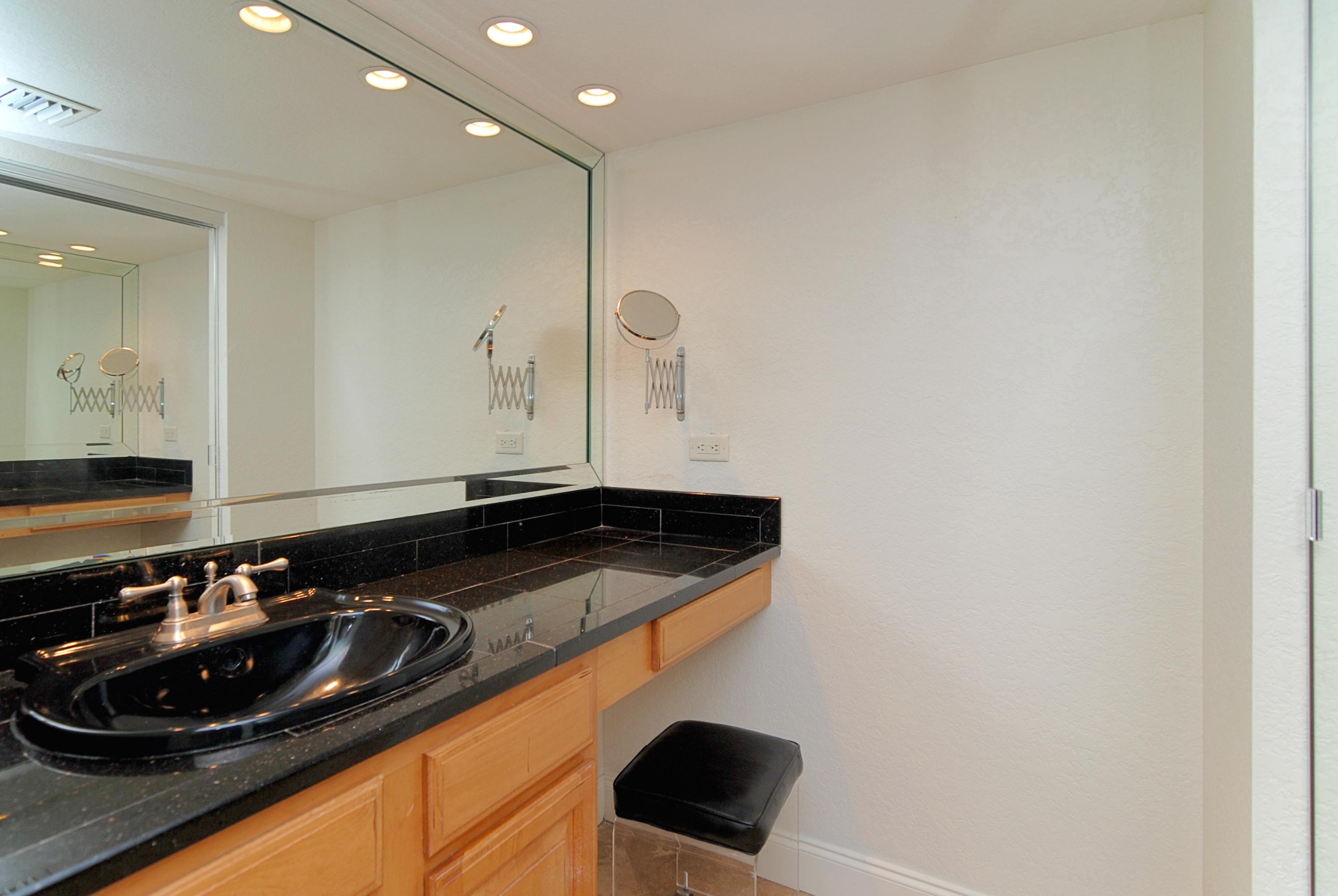 MAINSAIL CONDO PH 1 - Residential