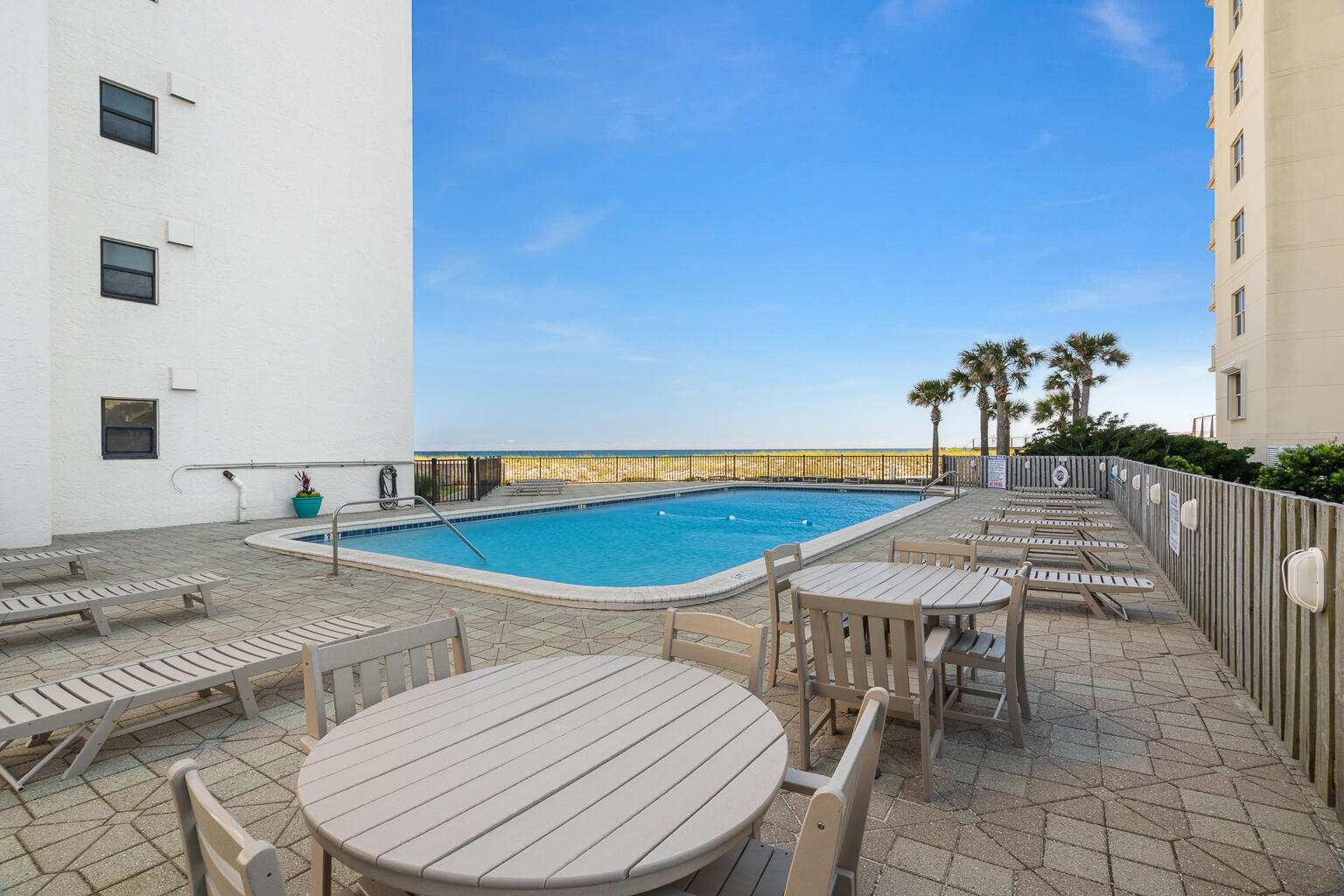 NAVARRE TOWERS CONDO - Residential