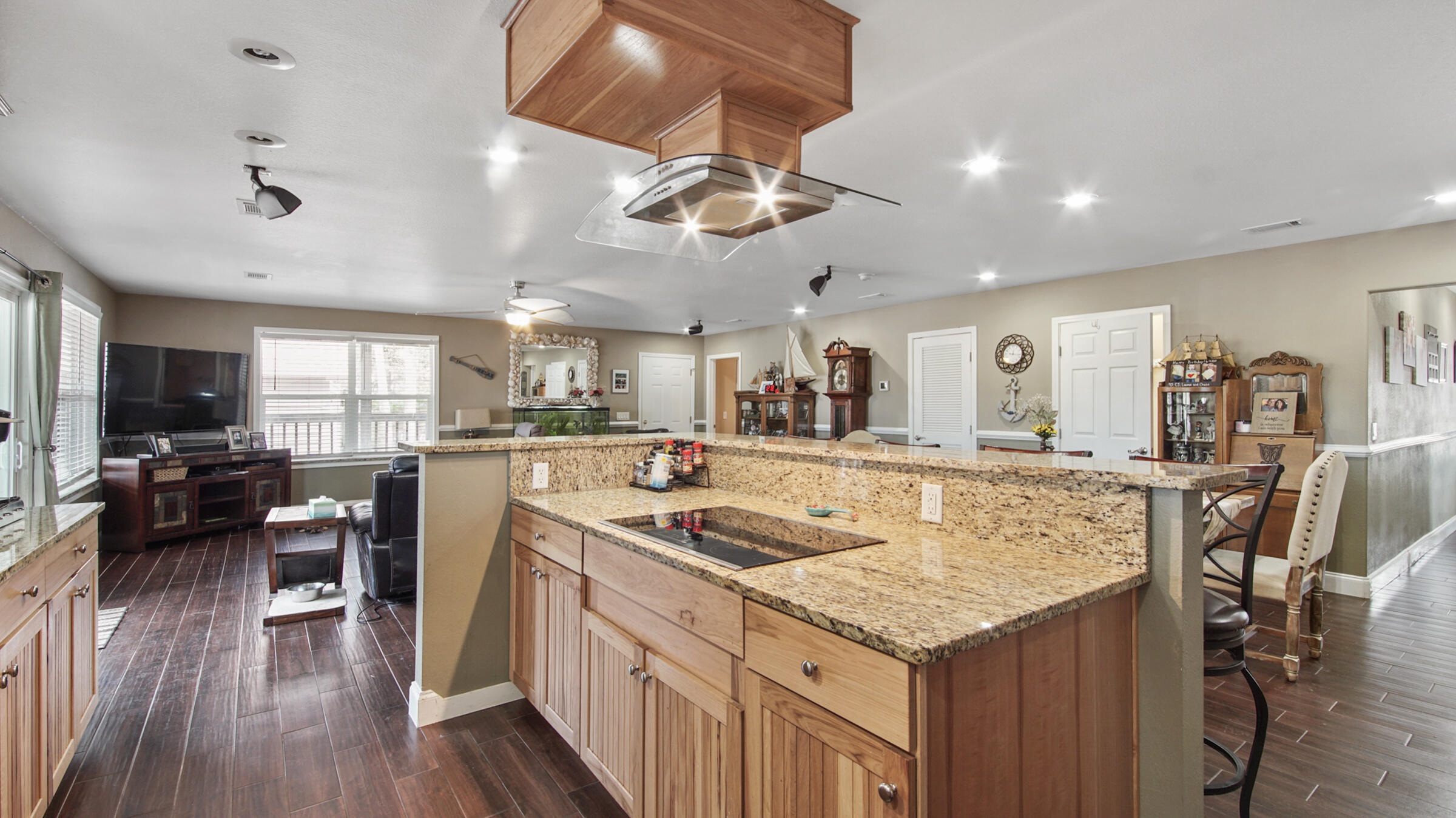 LAKE JUNIPER ESTATES - Residential